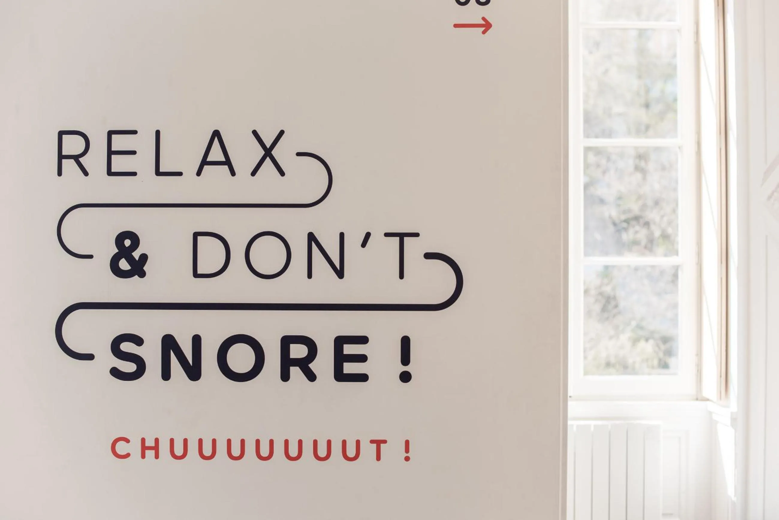 Text overlay in SLO Hostel Lyon les Pentes