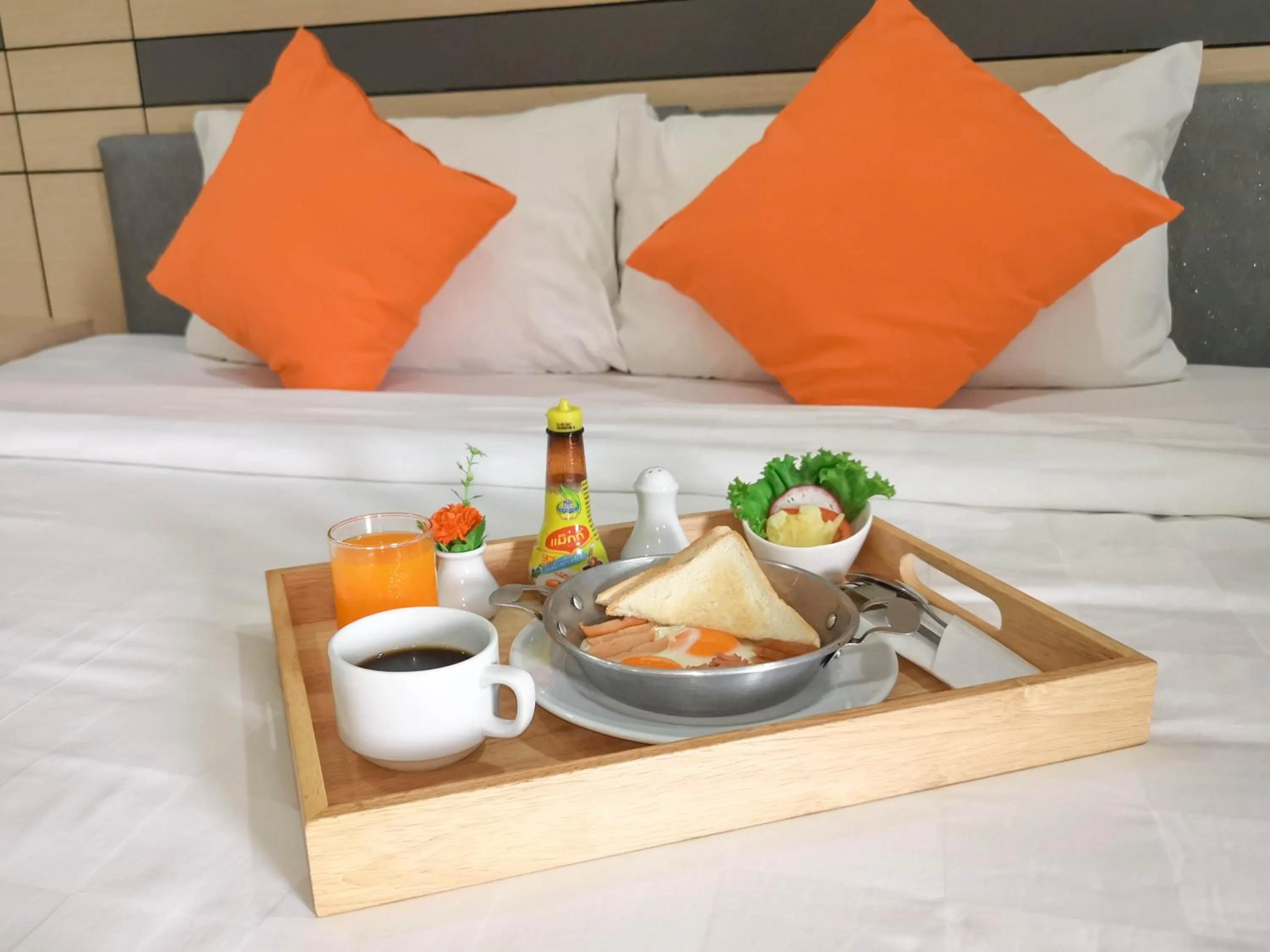 Bed in The Smart Hotel Hat Yai
