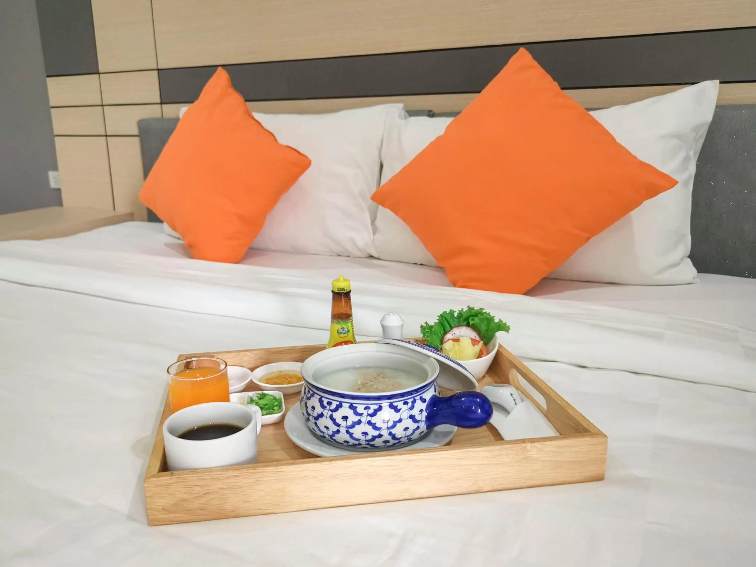 Bed in The Smart Hotel Hat Yai
