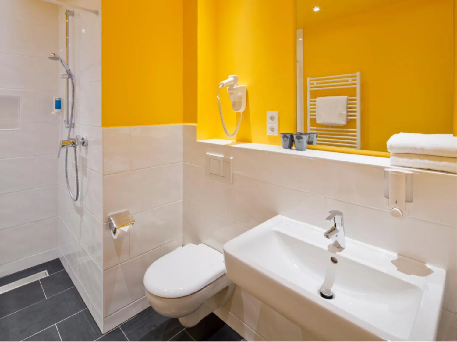 Bathroom in Schloss Hertefeld & Hertefeldhof