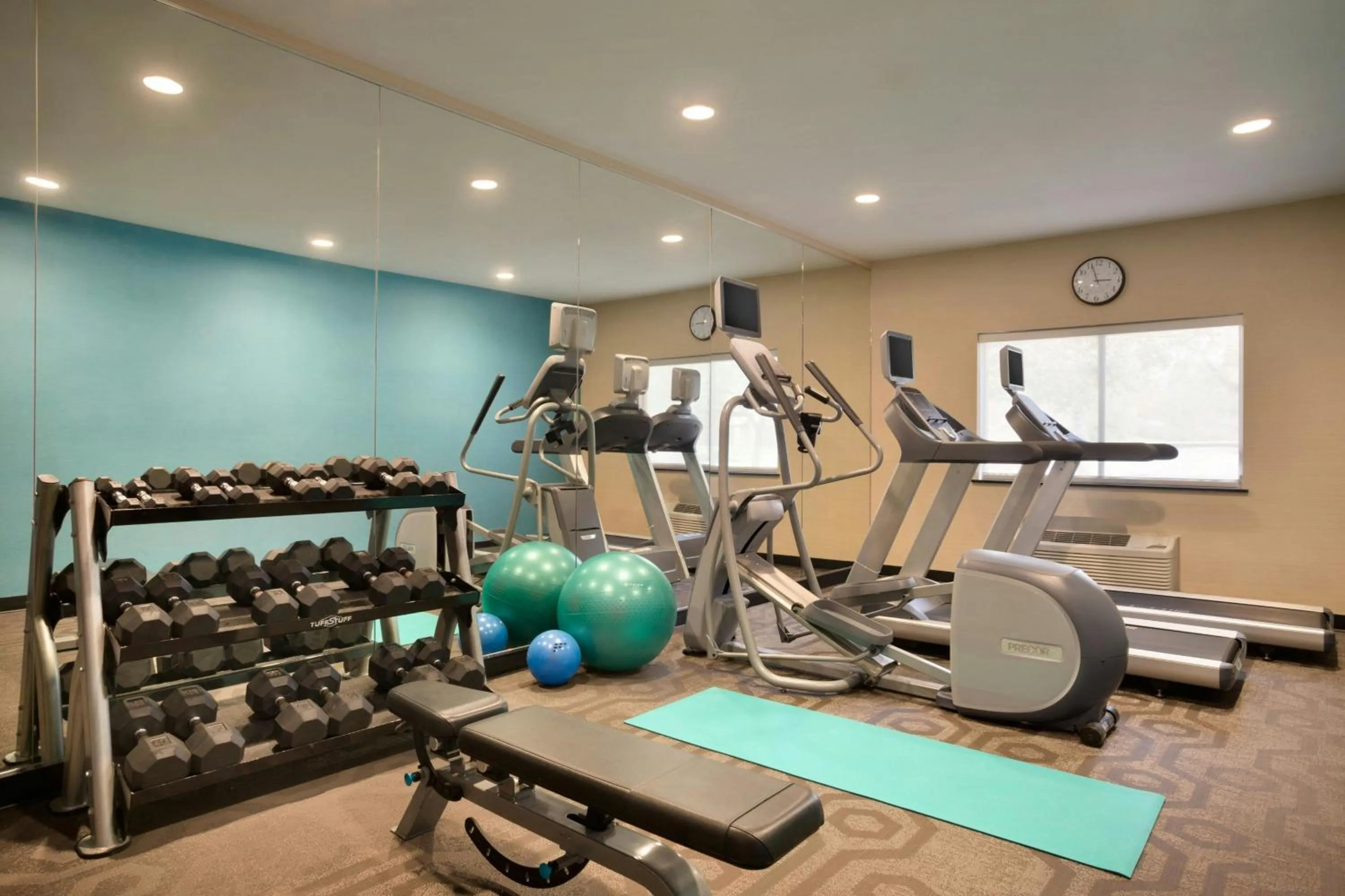 Fitness centre/facilities in Fairfield Inn & Suites Fort Worth University Drive