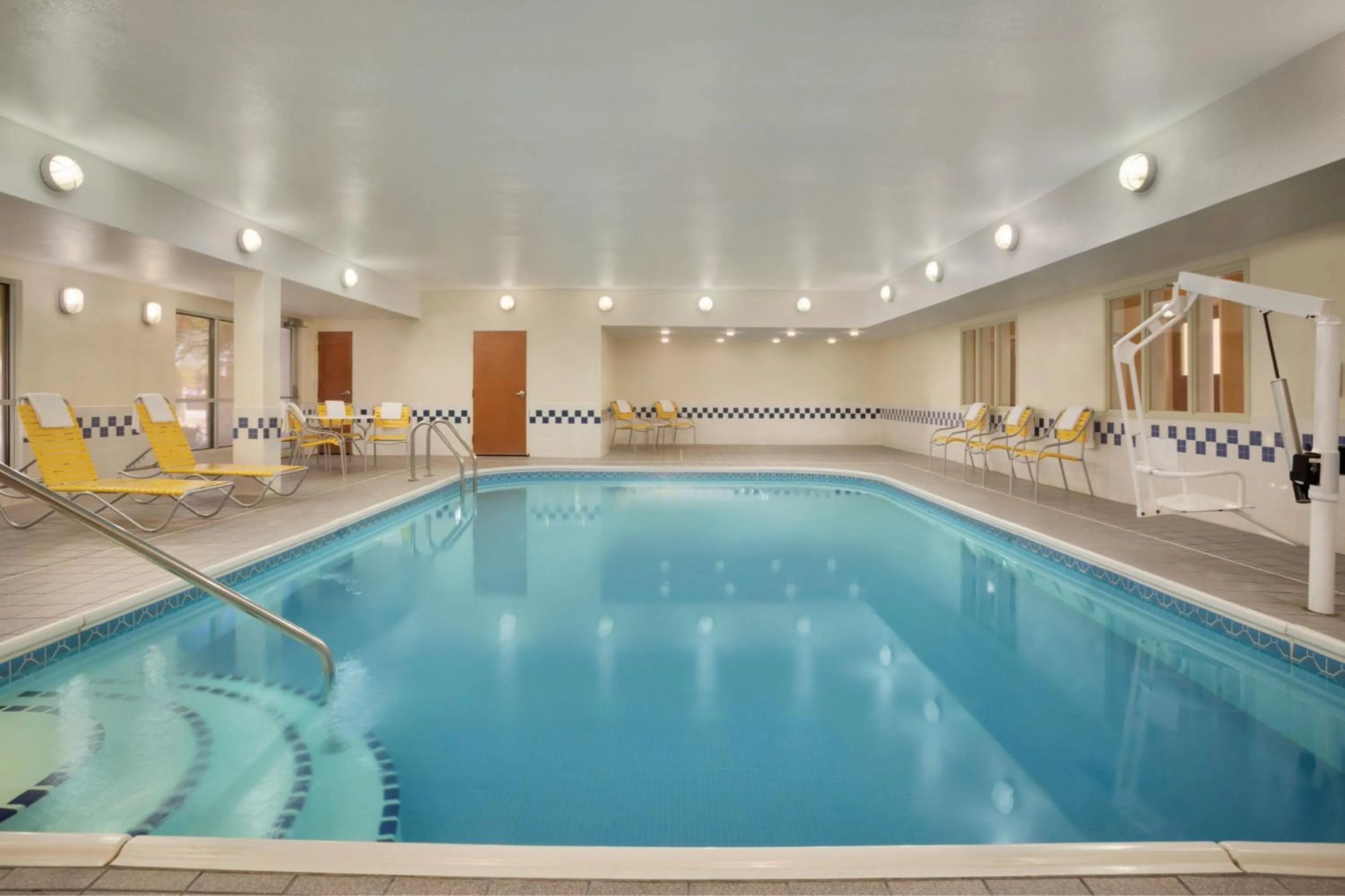 Swimming pool in Fairfield Inn & Suites Fort Worth University Drive