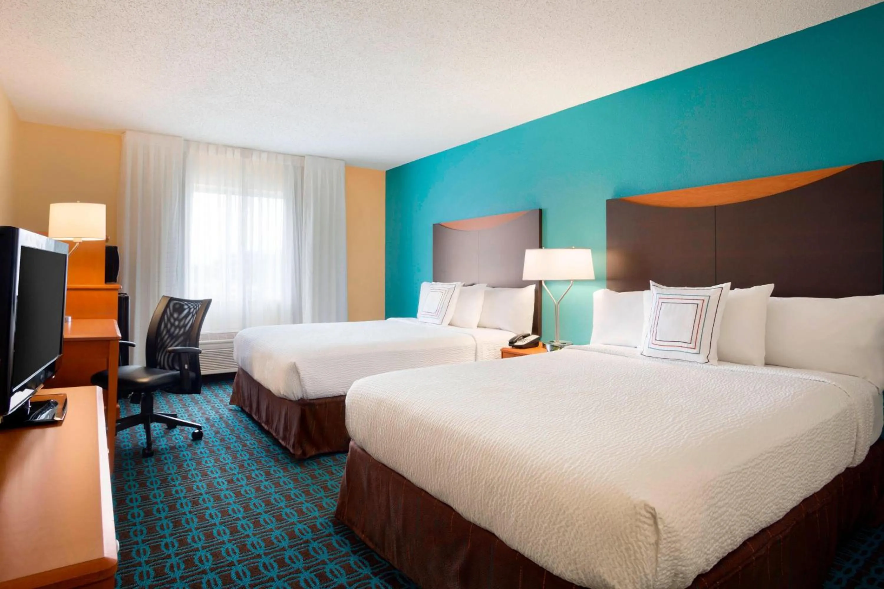 Photo of the whole room, Bed in Fairfield Inn & Suites Fort Worth University Drive