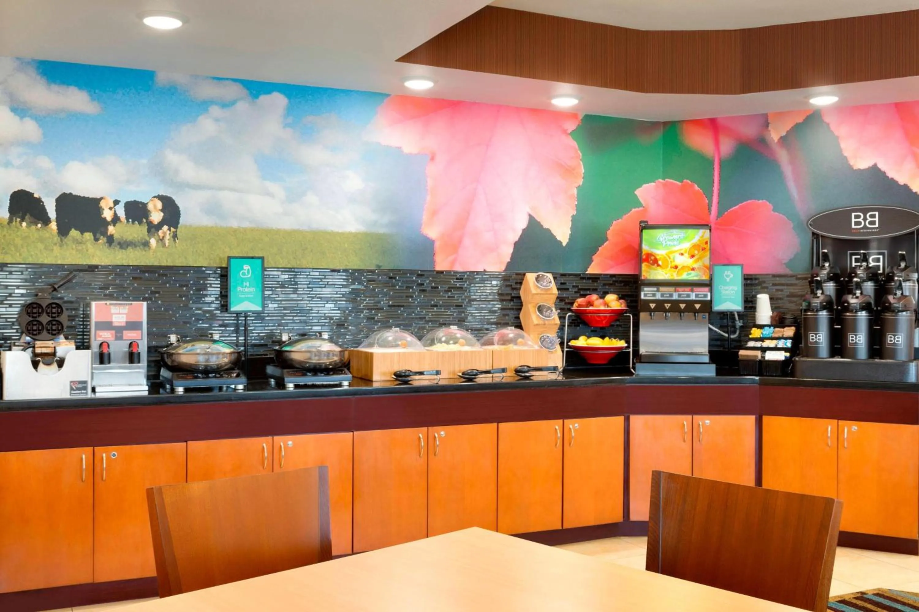 Breakfast in Fairfield Inn & Suites Fort Worth University Drive