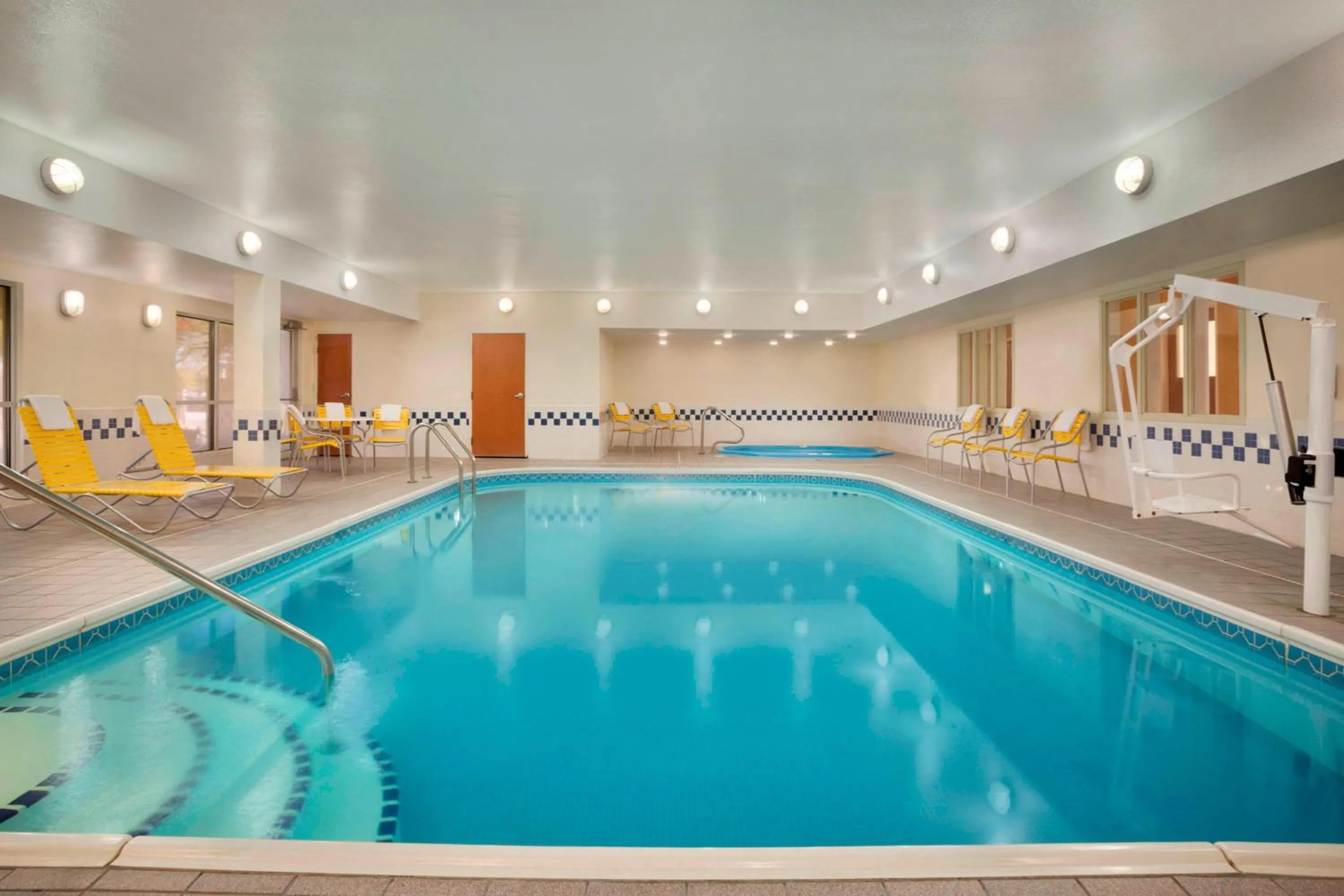 Swimming pool in Fairfield Inn & Suites Fort Worth University Drive