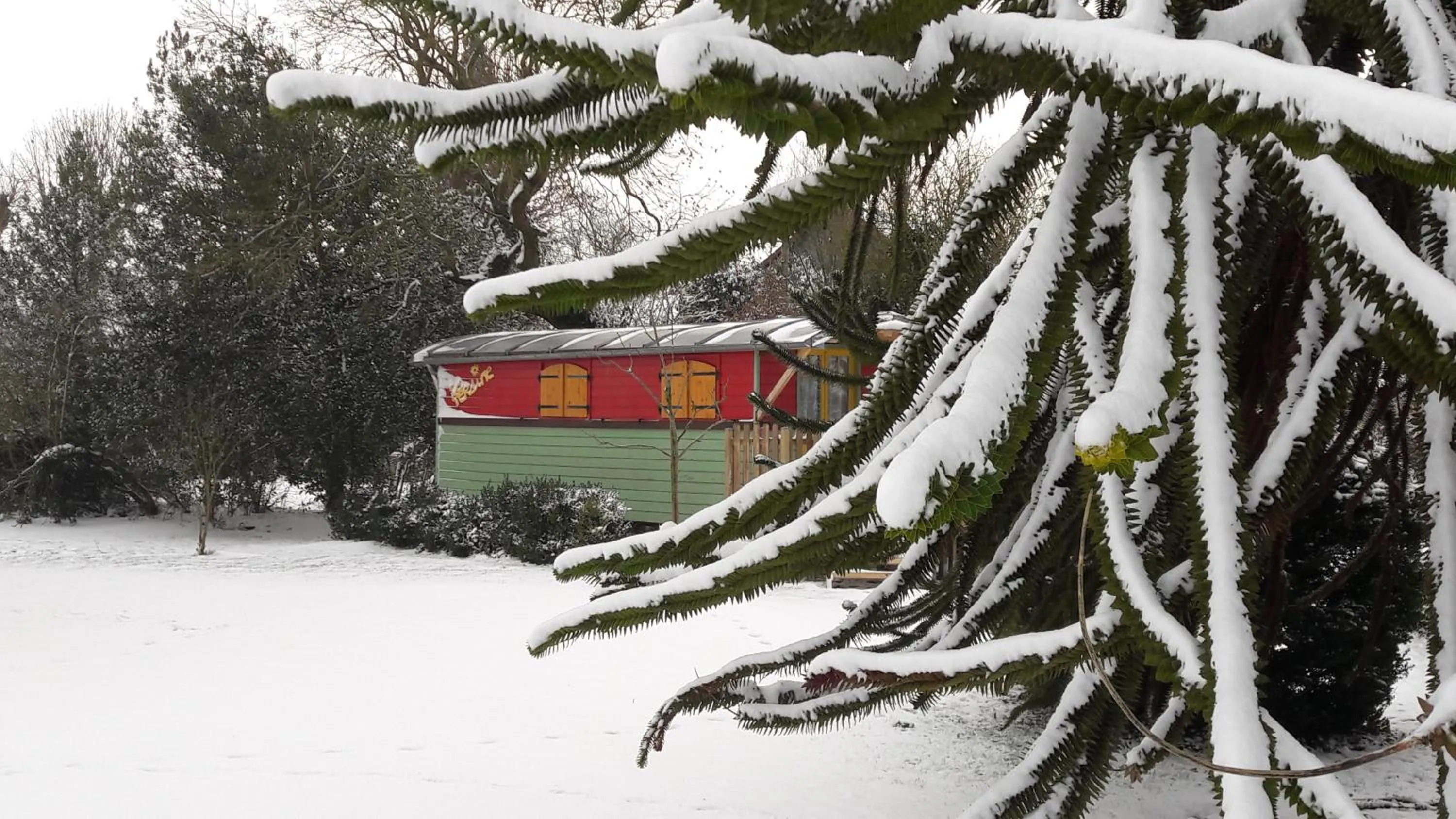 Winter in Roulotte La Verdine