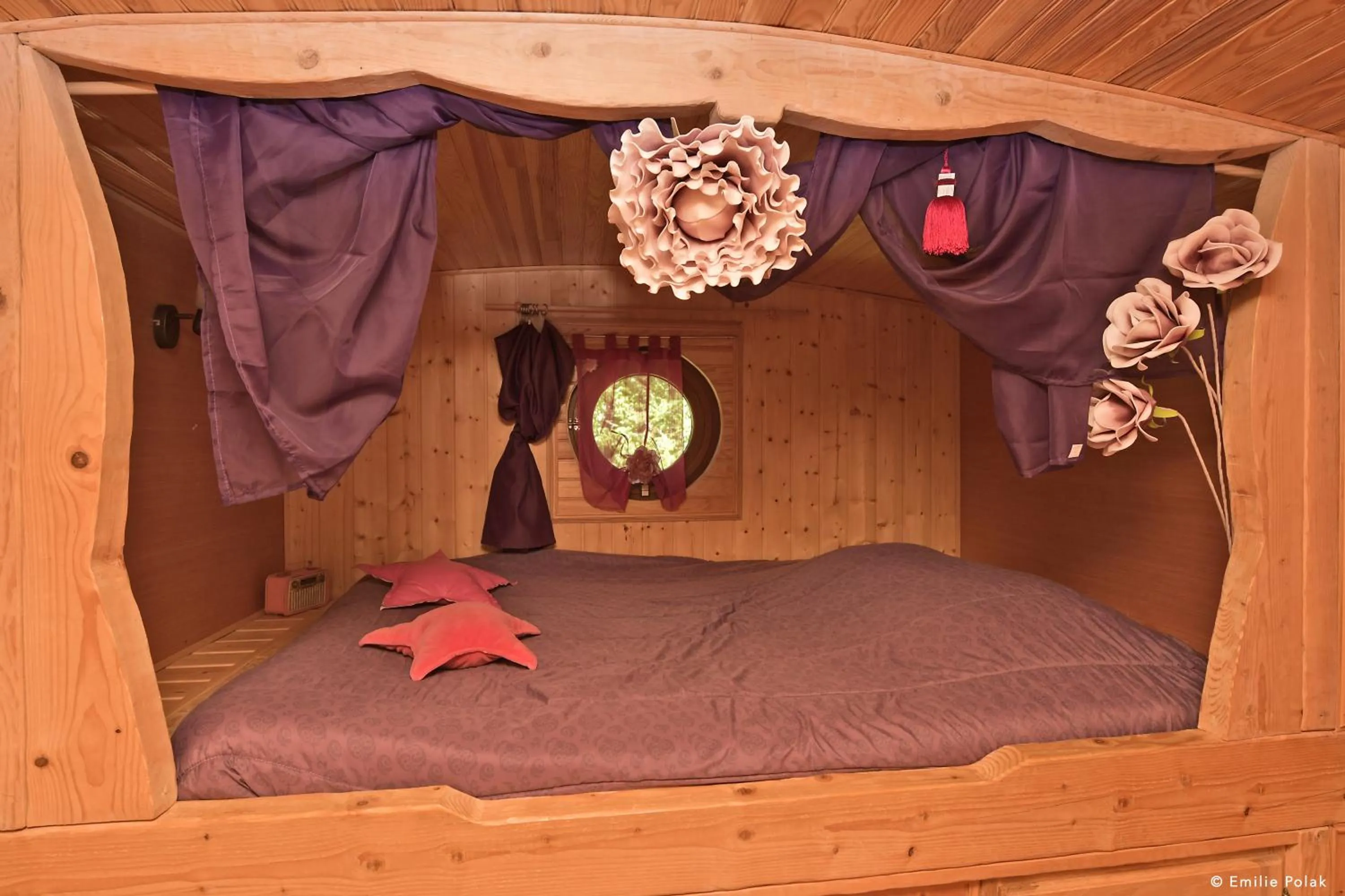 Bedroom, Bed in Roulotte La Verdine