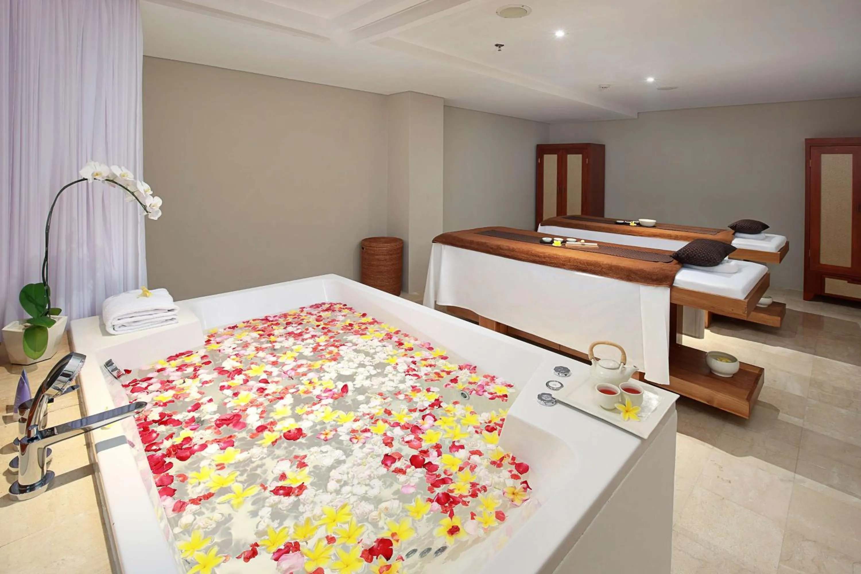 Spa and wellness centre/facilities in The Bandha Hotel & Suites