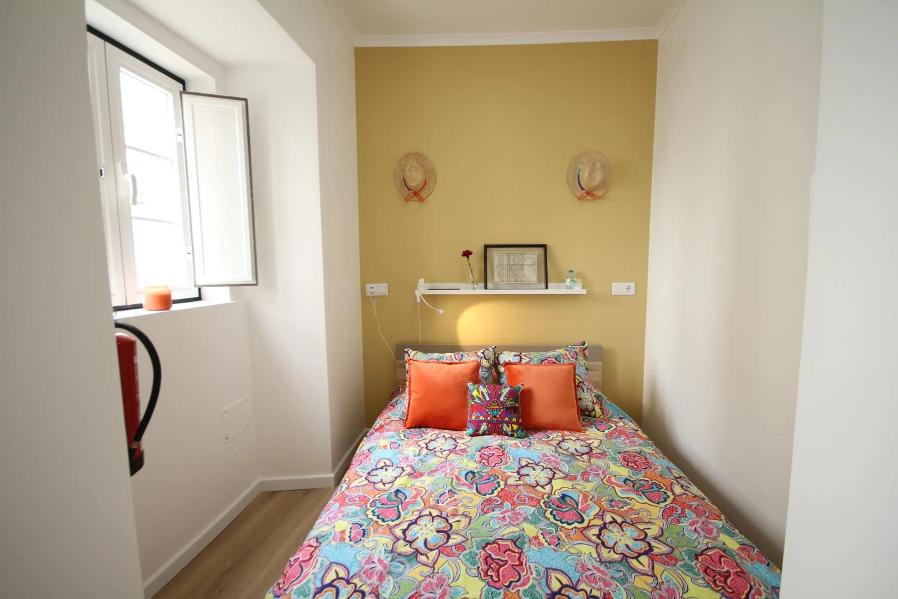 Bed in Alfama Right Point