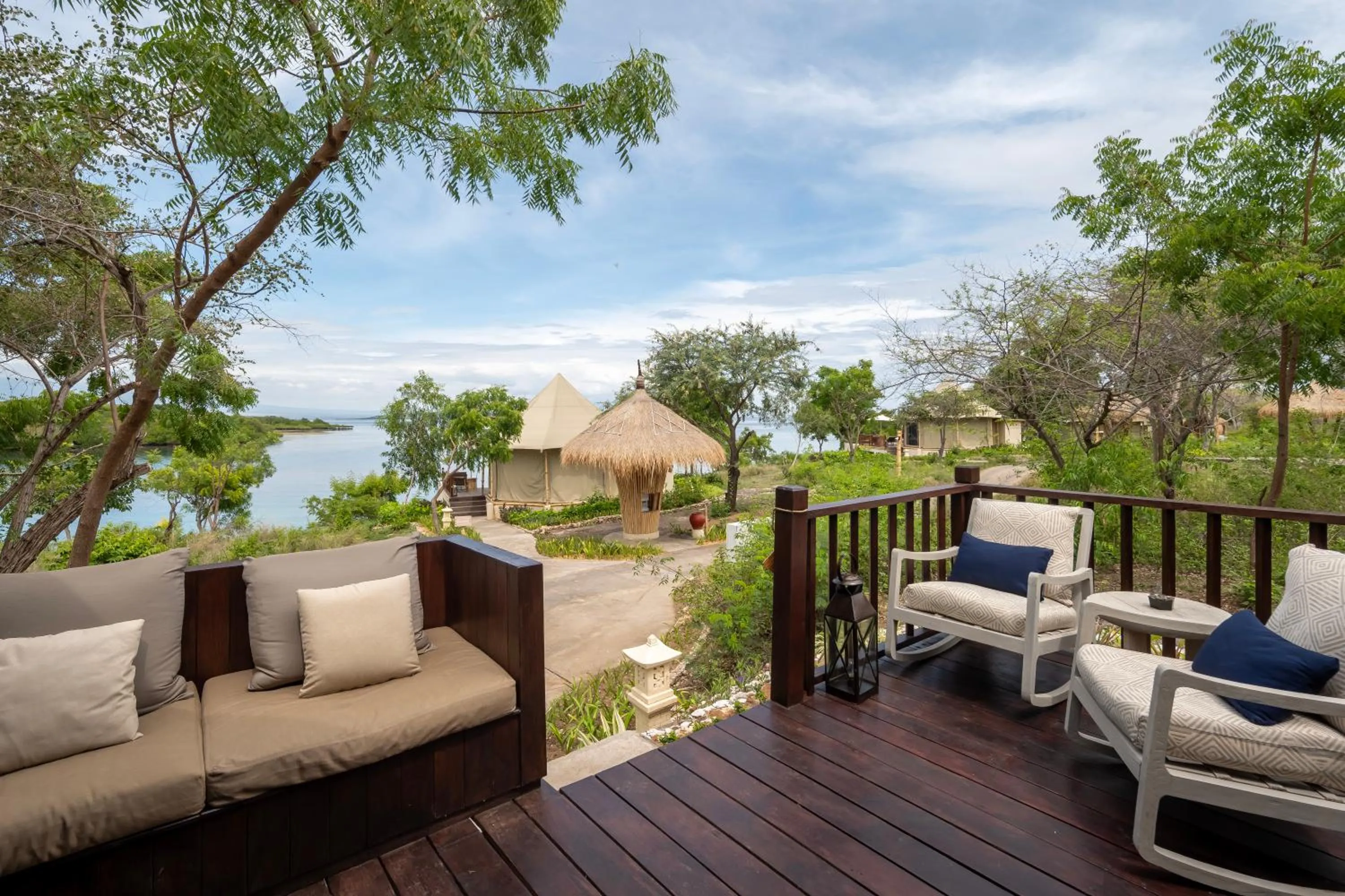 Menjangan Dynasty Resort