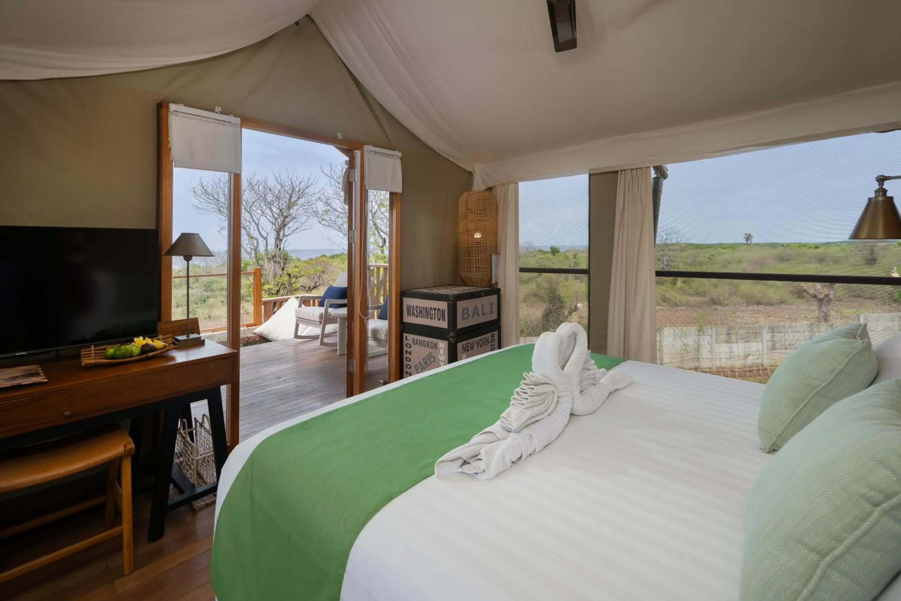 Bed in Menjangan Dynasty Resort