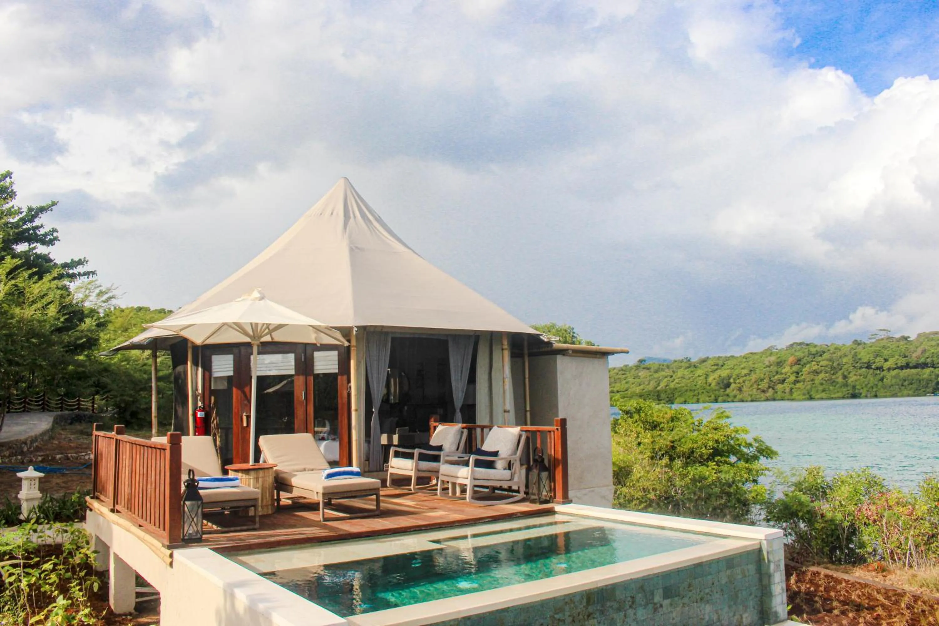 Menjangan Dynasty Resort