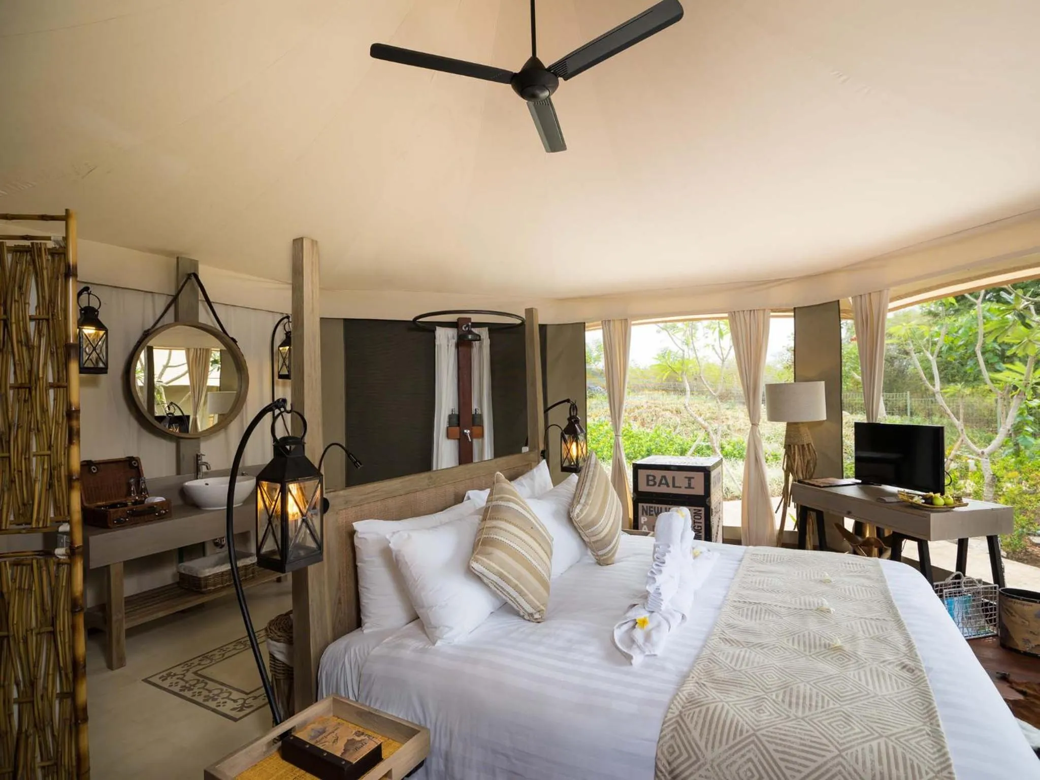 Bedroom, Bed in Menjangan Dynasty Resort