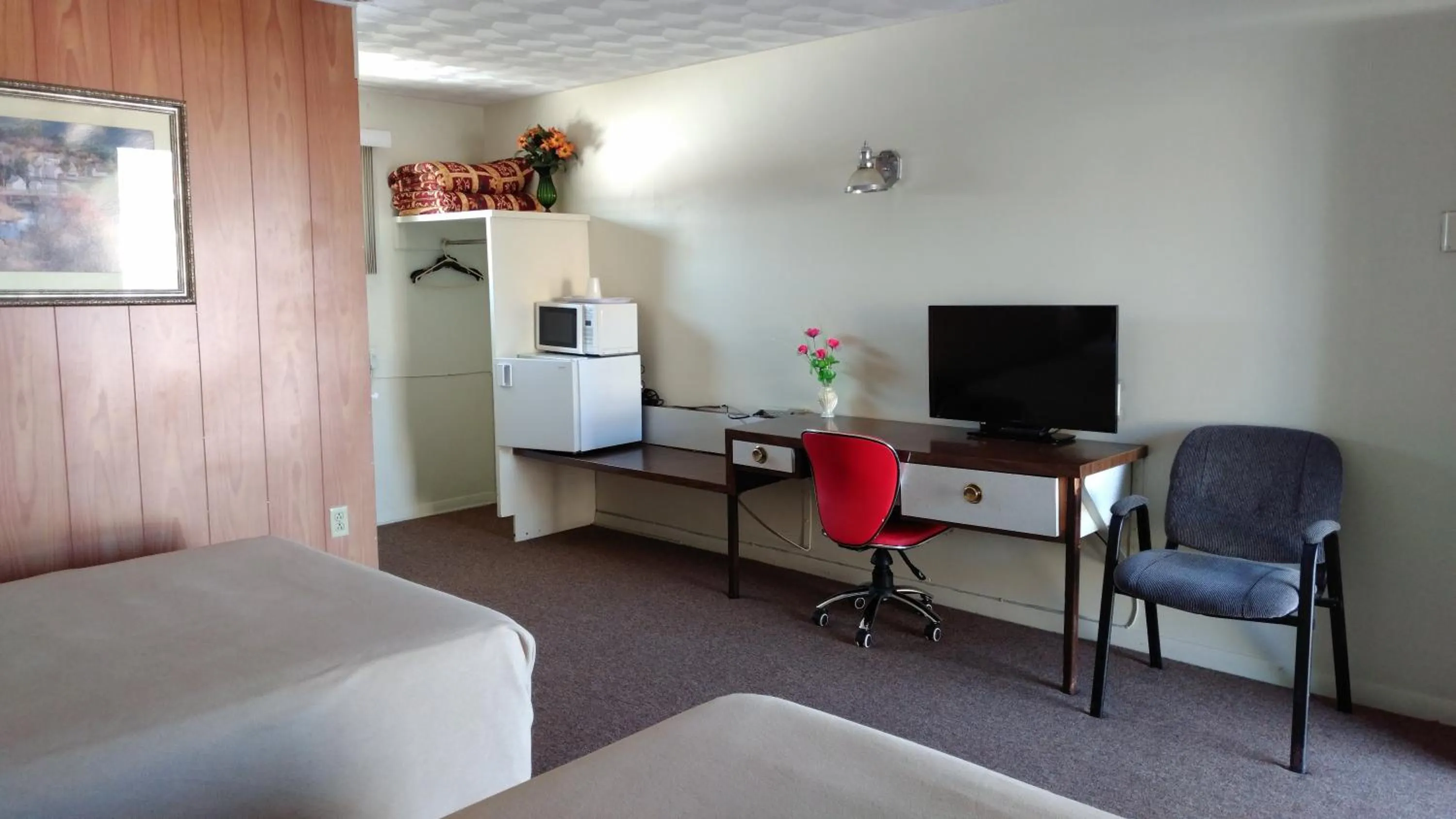 Bed in Driftwood Motel