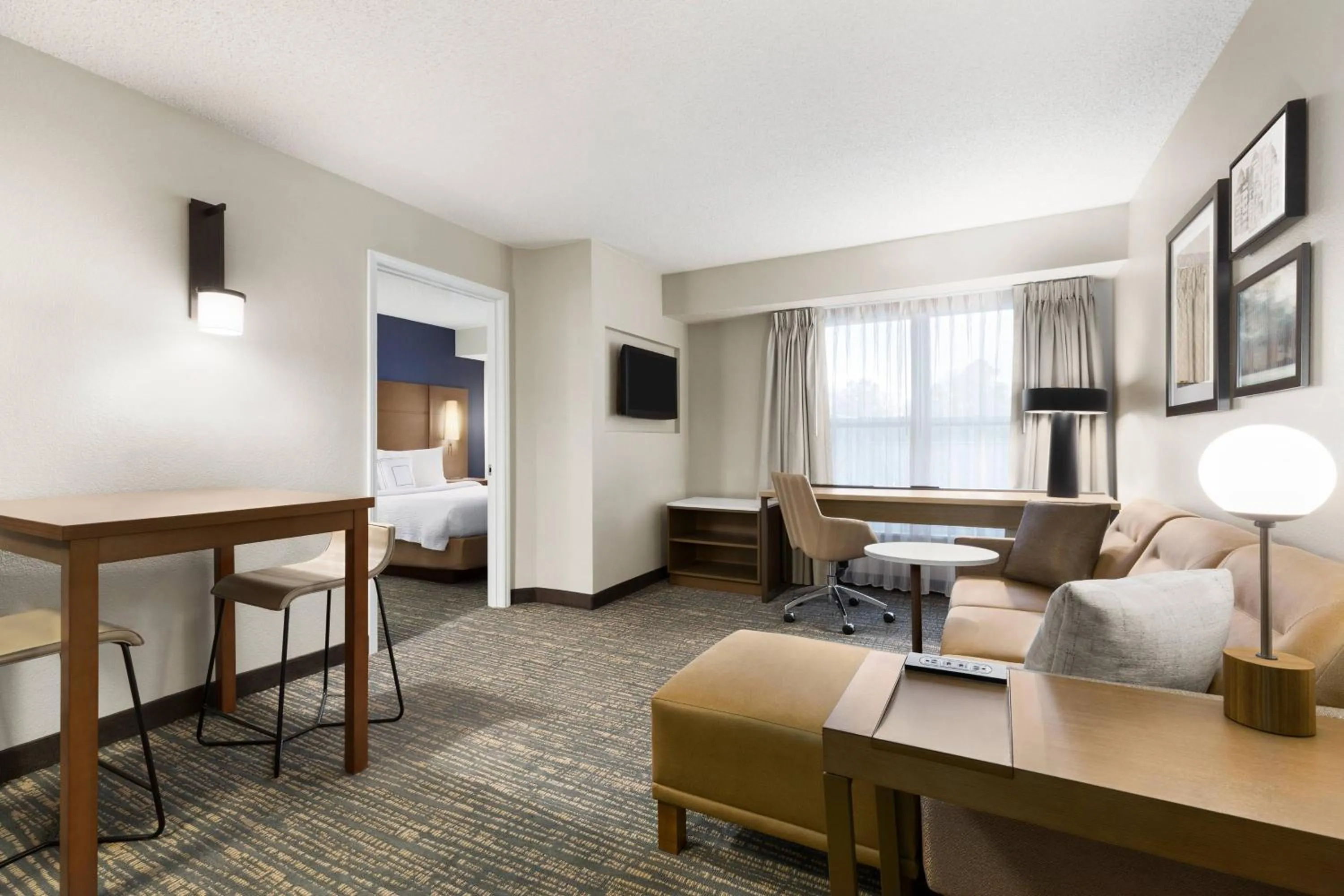 Living room, Bed in Residence Inn Houston The Woodlands/Market Street
