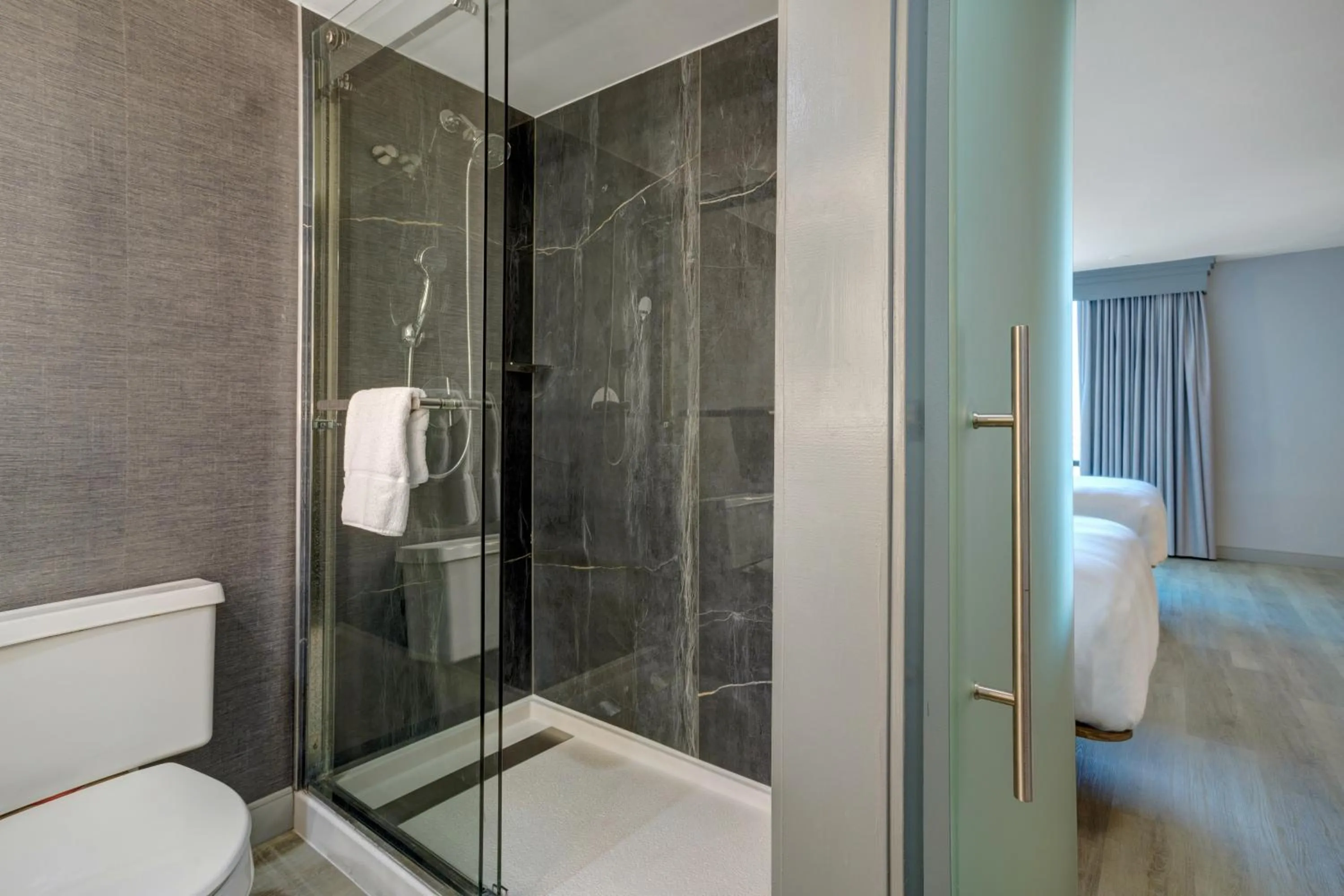 Property building in Houston Marriott North