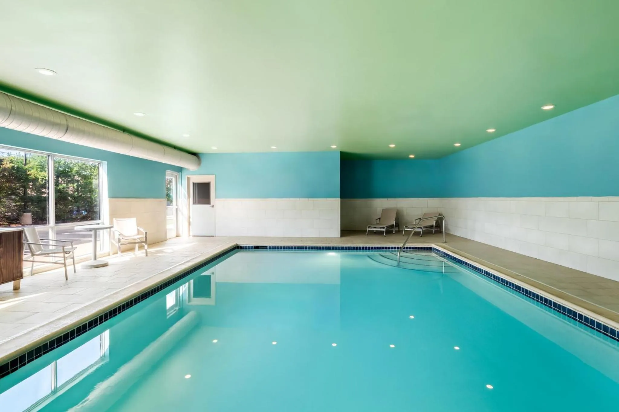 Swimming pool in Holiday Inn Express & Suites - Detroit Northwest - Livonia by IHG