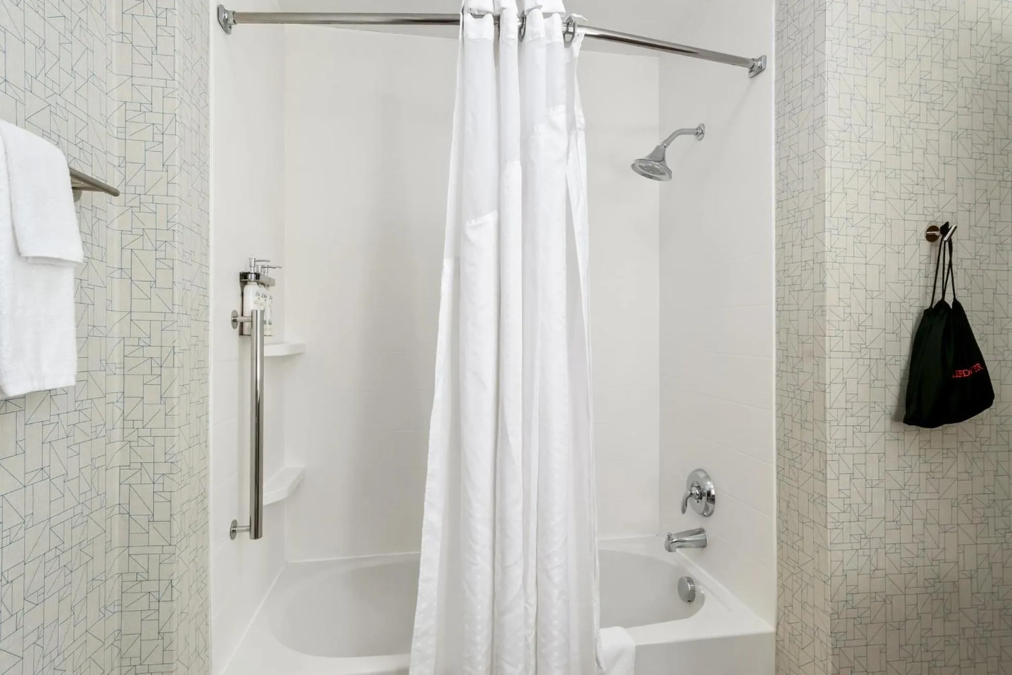 Bathroom in Holiday Inn Express & Suites - Detroit Northwest - Livonia by IHG