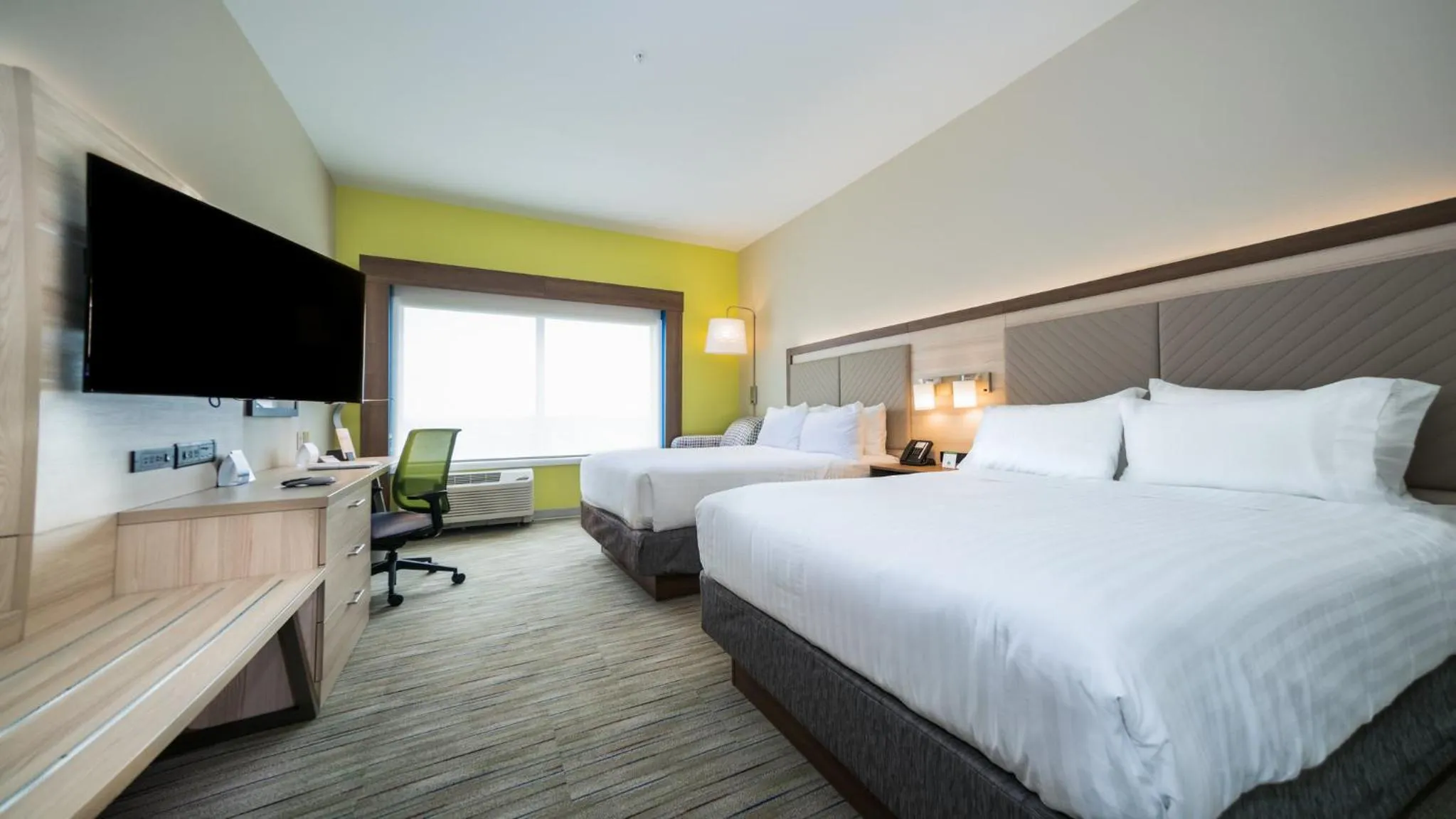 Photo of the whole room, Bed in Holiday Inn Express & Suites - Southaven Central - Memphis by IHG