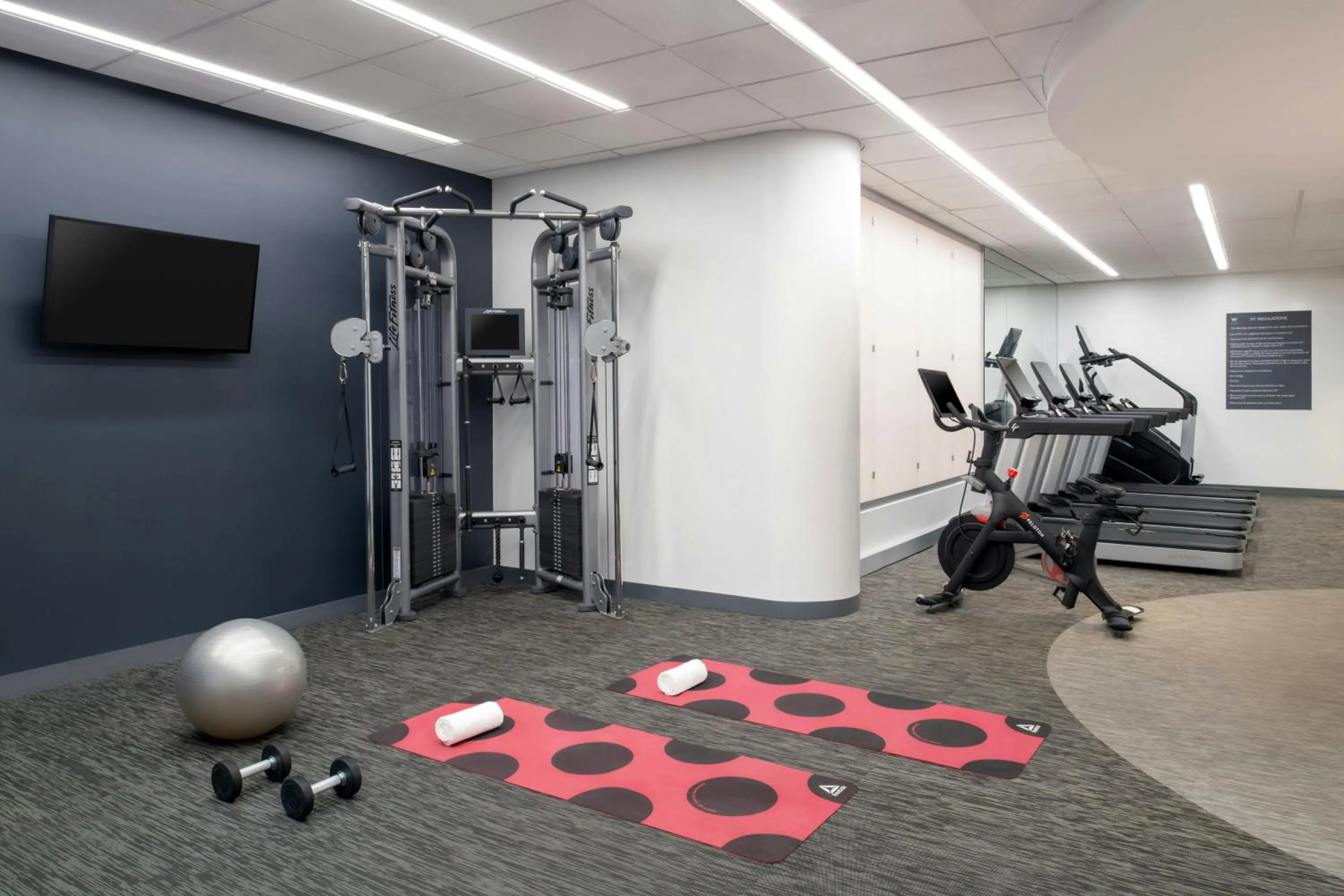 Fitness centre/facilities in W Boston