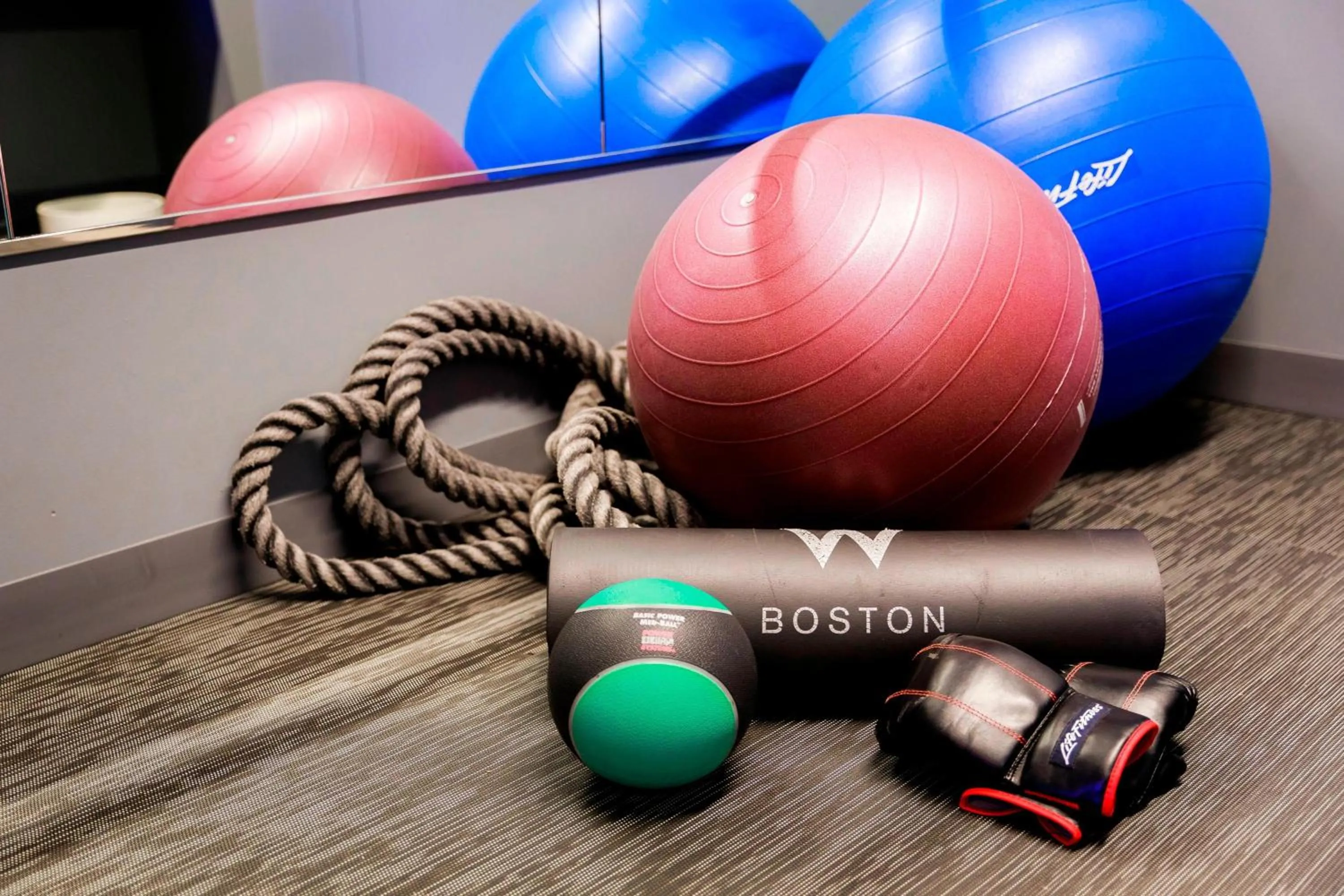 Fitness centre/facilities in W Boston