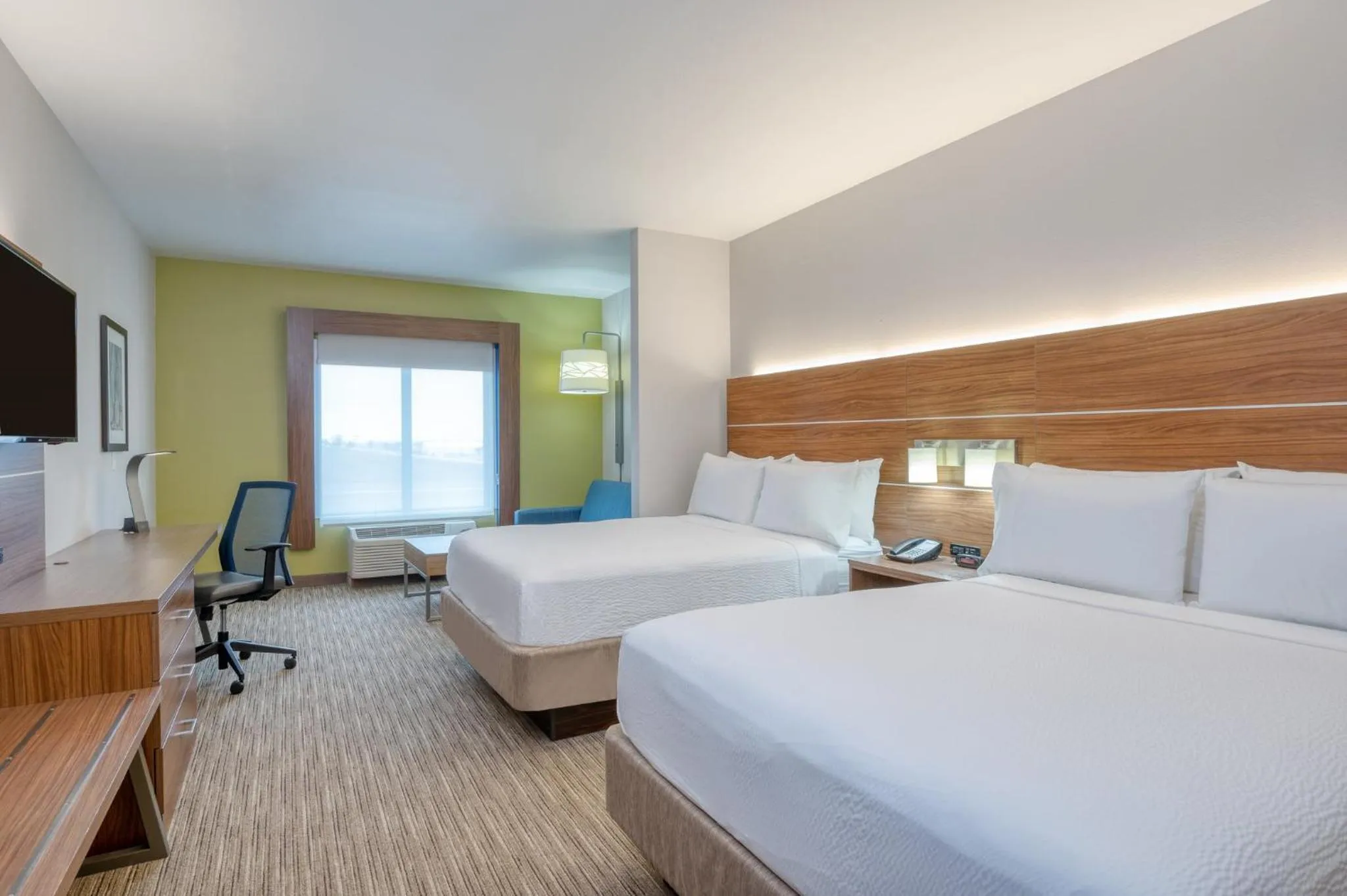 Photo of the whole room, Bed in Holiday Inn Express Troy by IHG