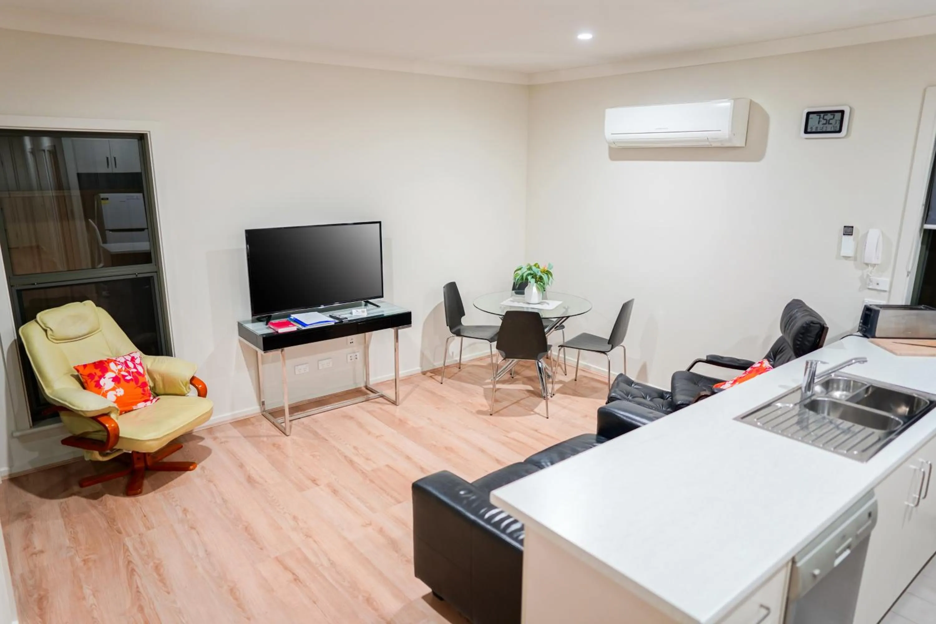 Living room in Villas on the Bay Kingscote