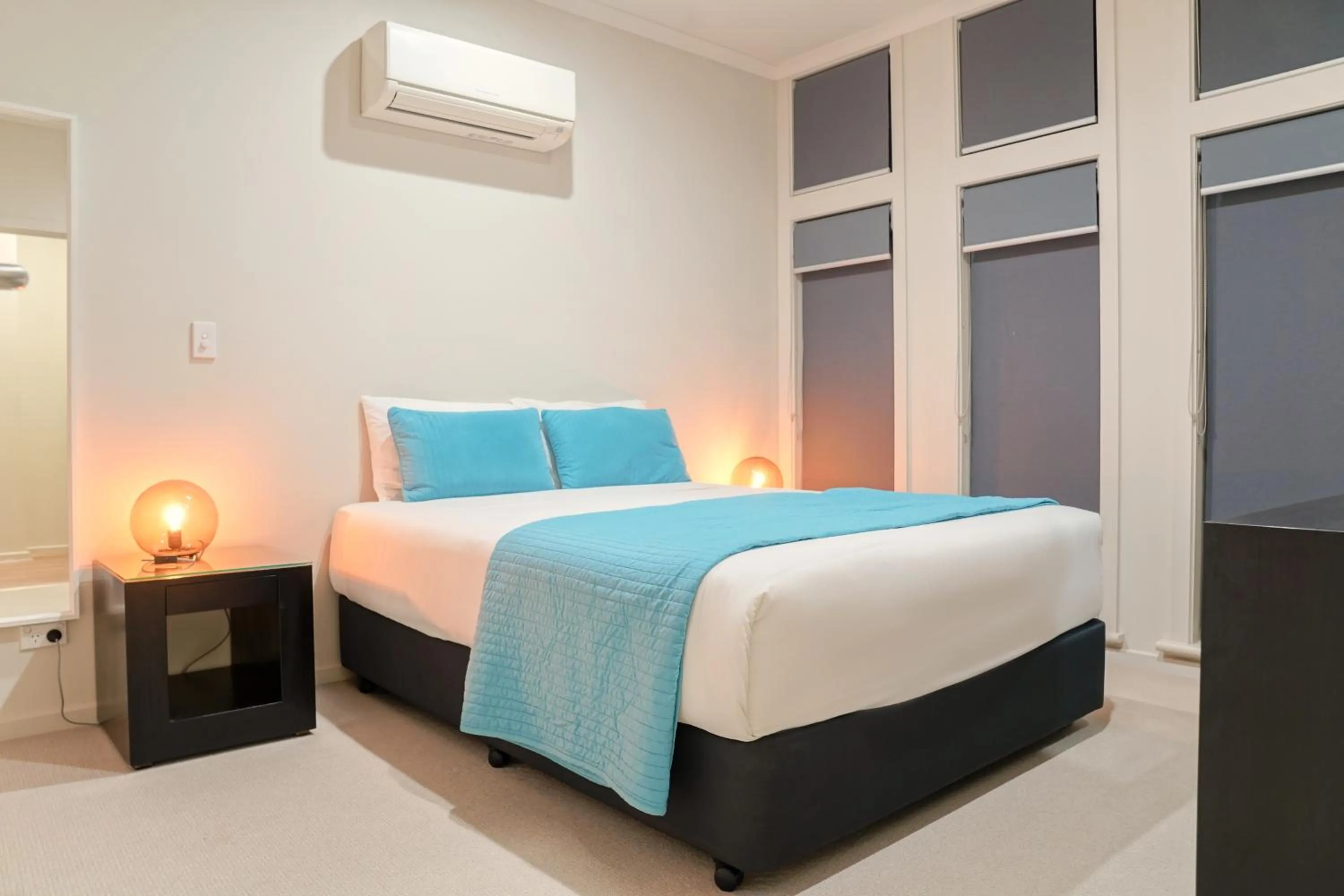 Bedroom, Bed in Villas on the Bay Kingscote