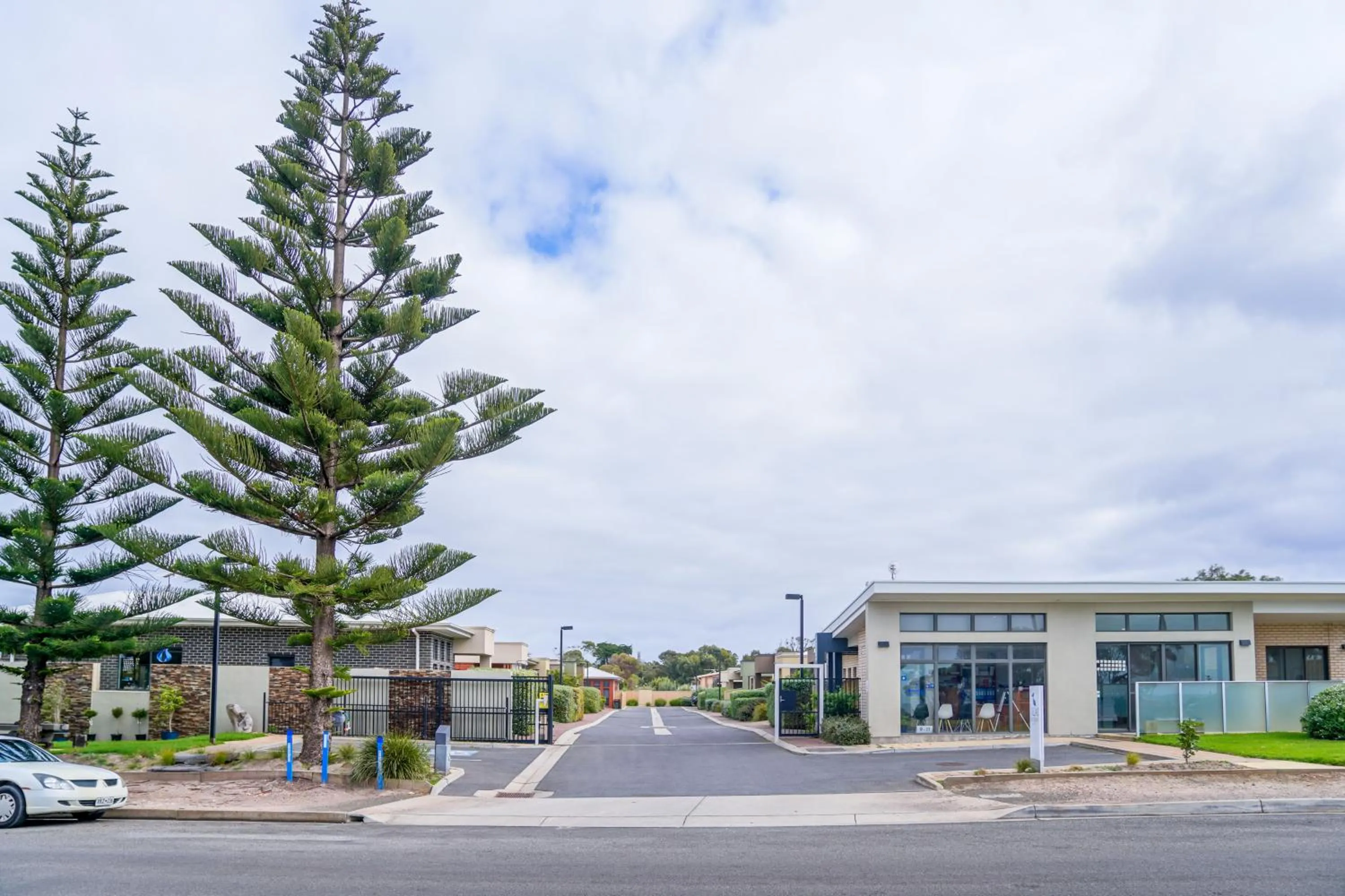 Facade/entrance in Villas on the Bay Kingscote