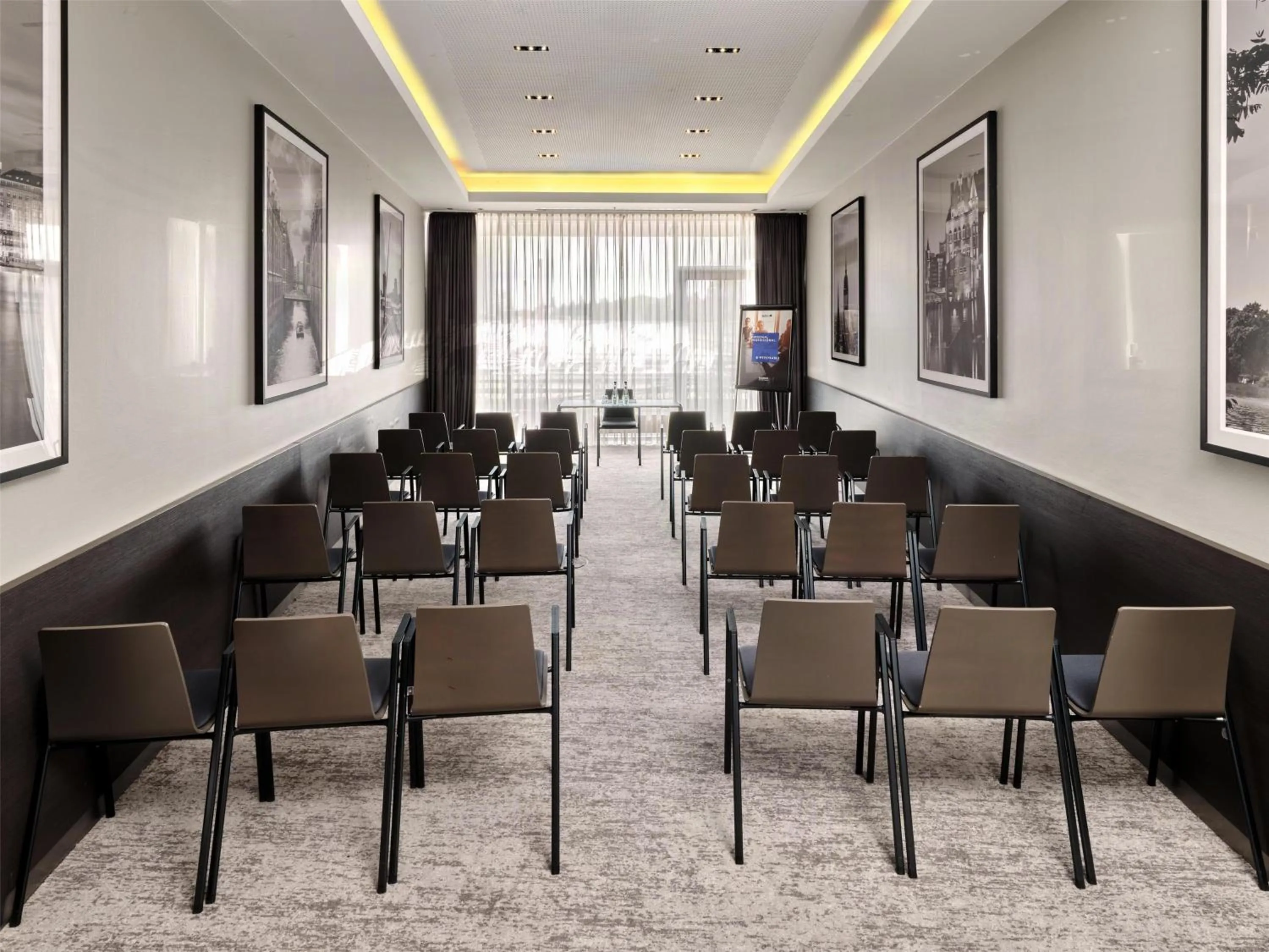 Meeting/conference room in Radisson Blu Hotel, Hamburg Airport