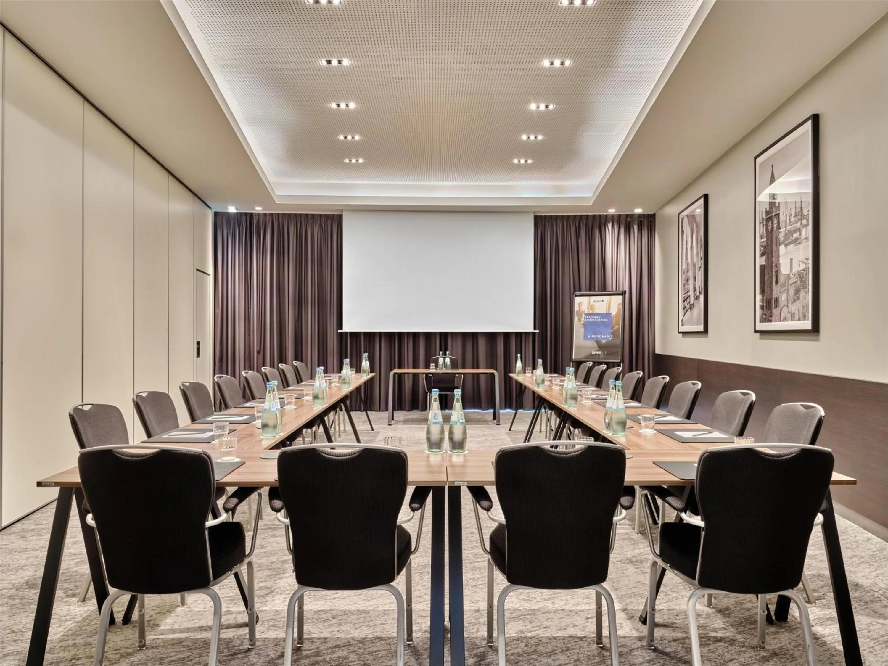 Meeting/conference room in Radisson Blu Hotel, Hamburg Airport