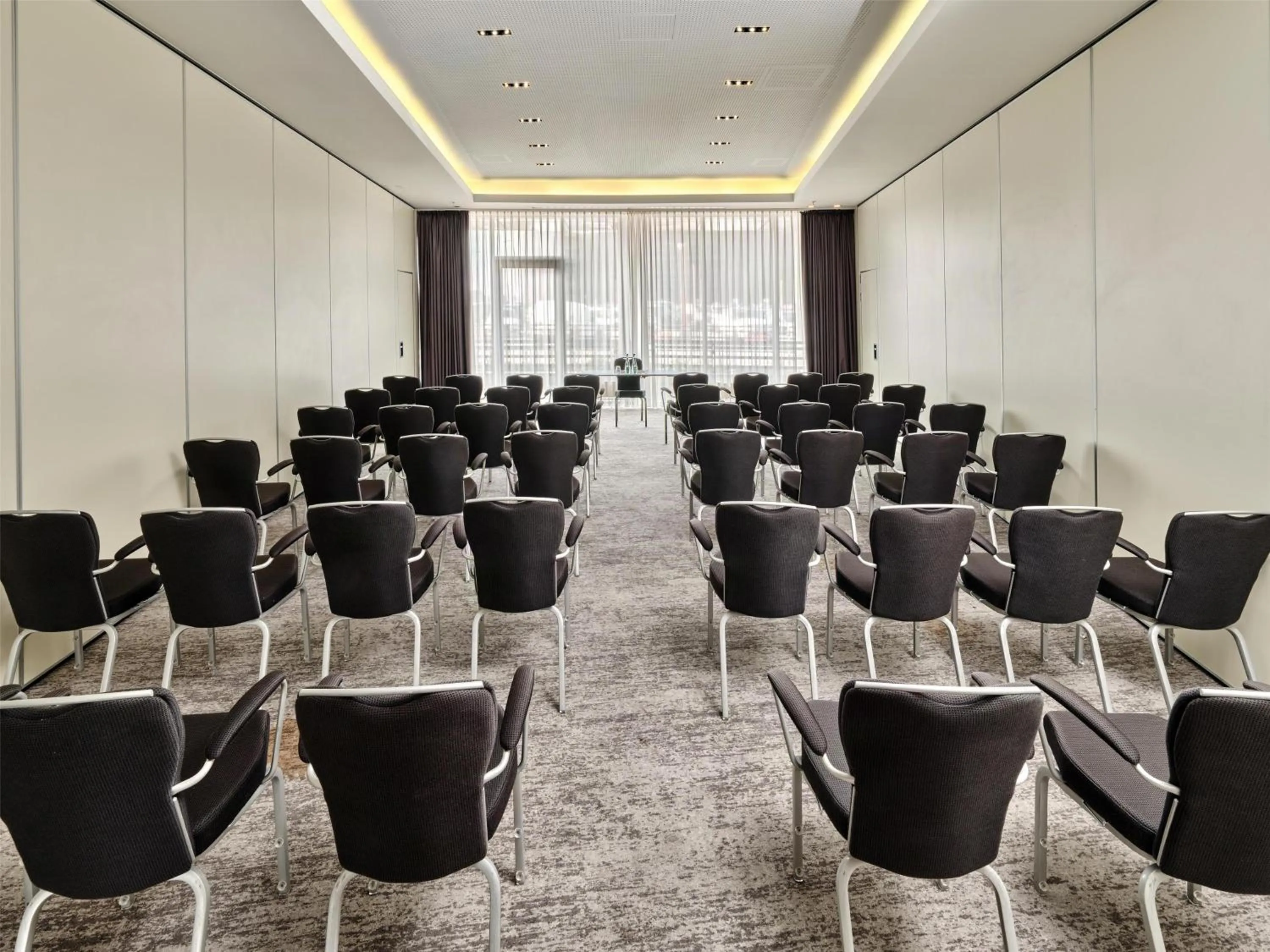Meeting/conference room in Radisson Blu Hotel, Hamburg Airport