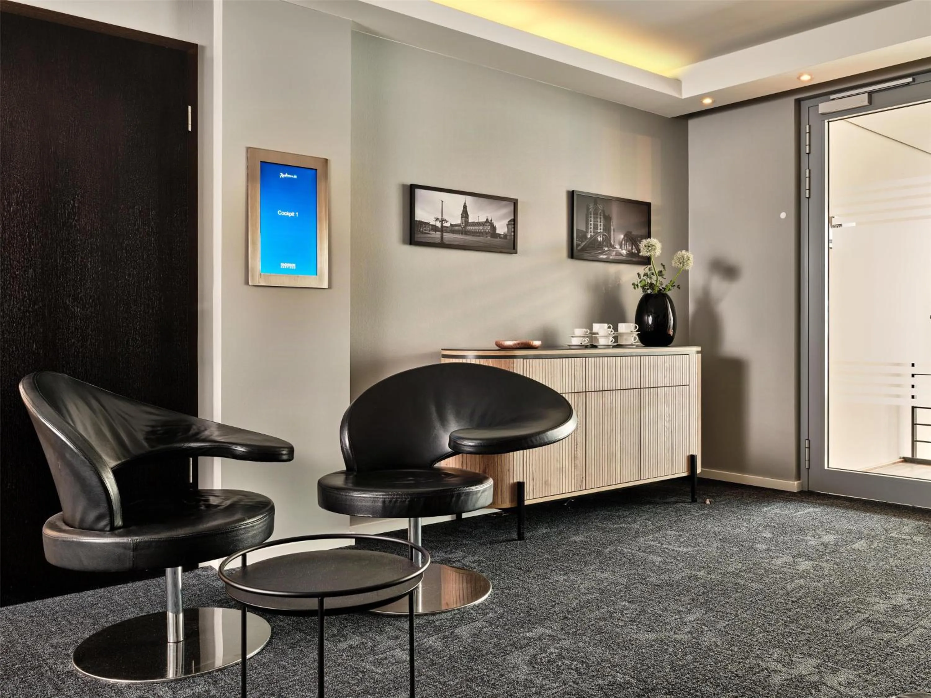 Meeting/conference room in Radisson Blu Hotel, Hamburg Airport