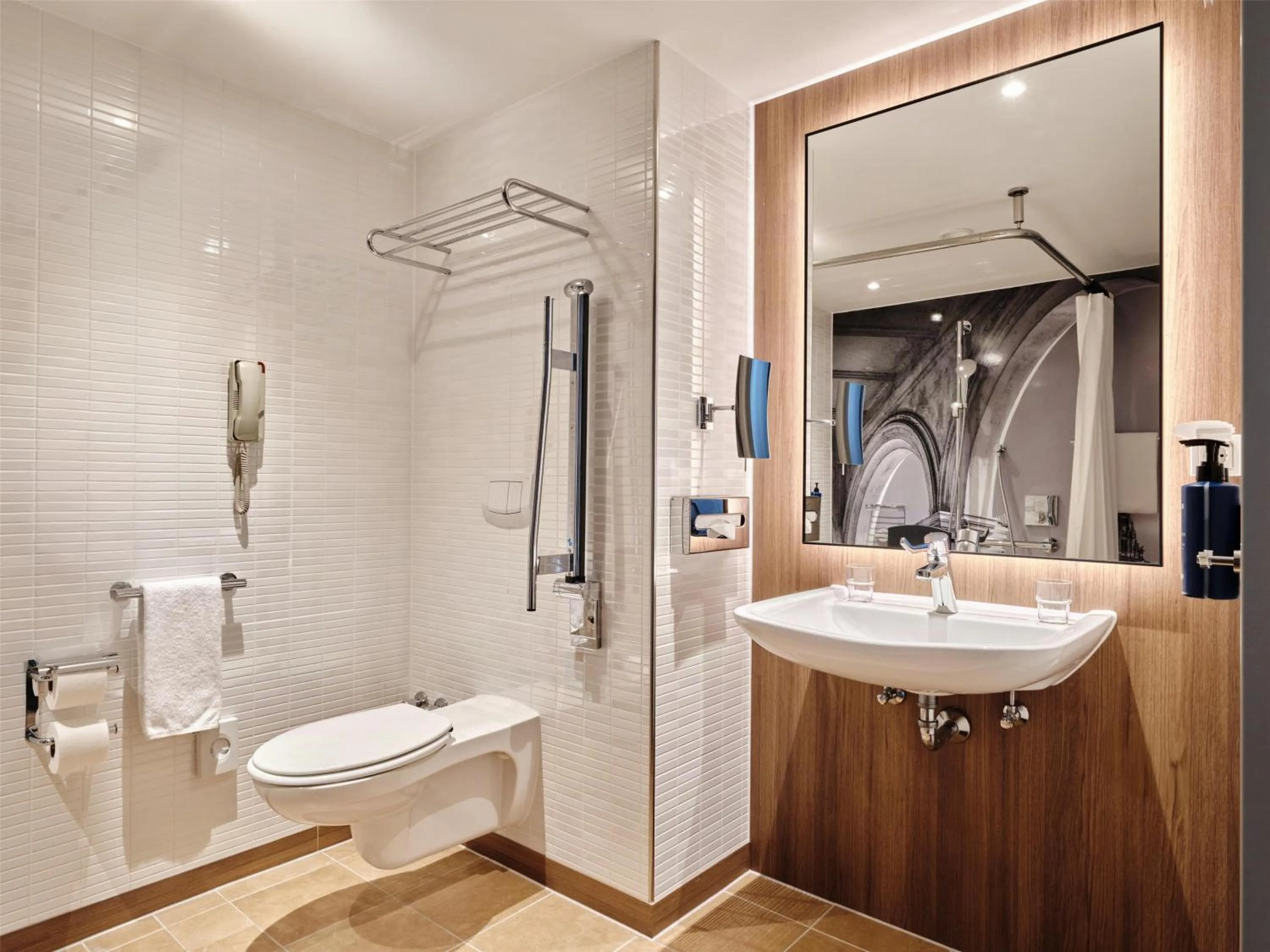 Bathroom in Radisson Blu Hotel, Hamburg Airport