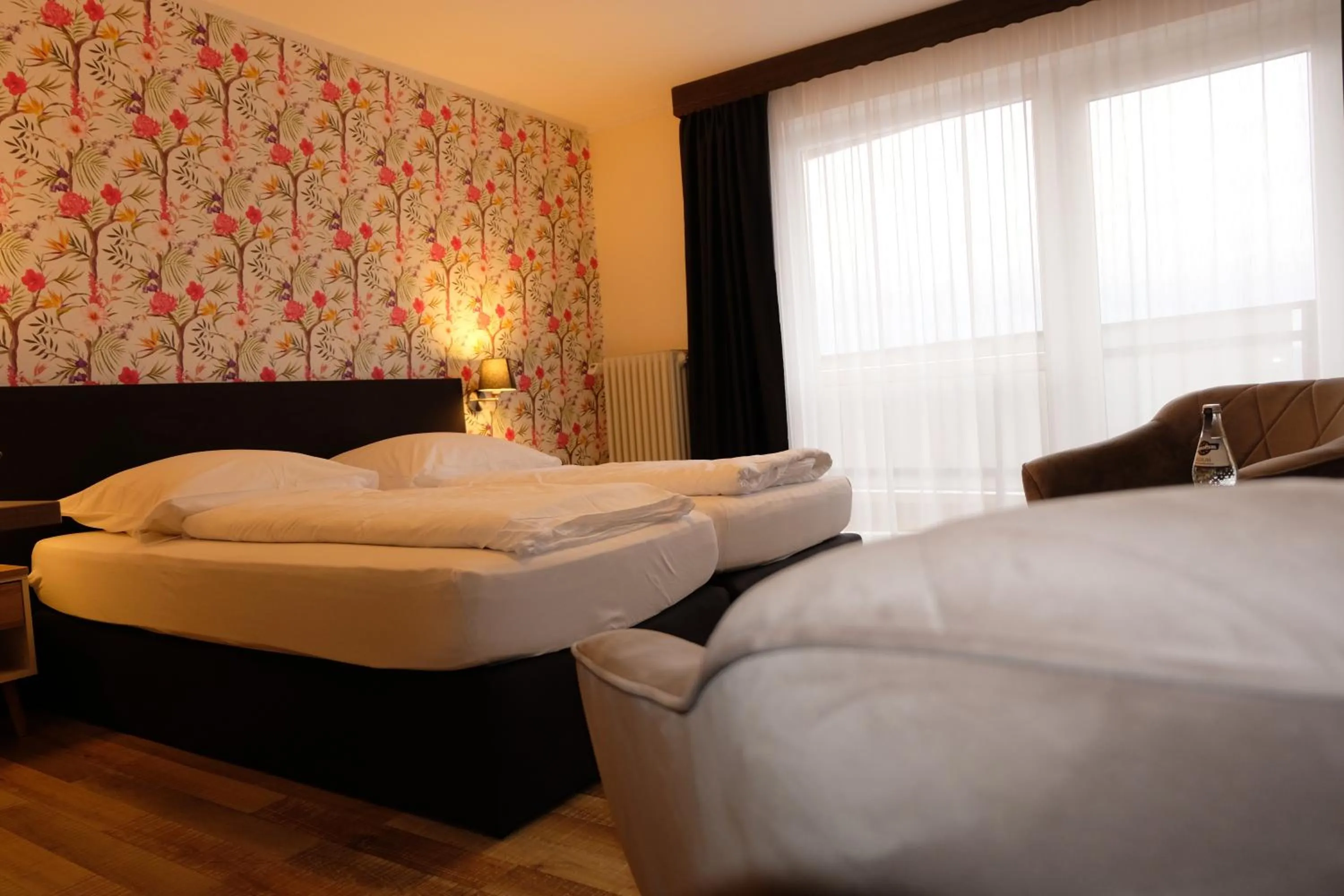 Photo of the whole room, Bed in Zum Weissen Lamm