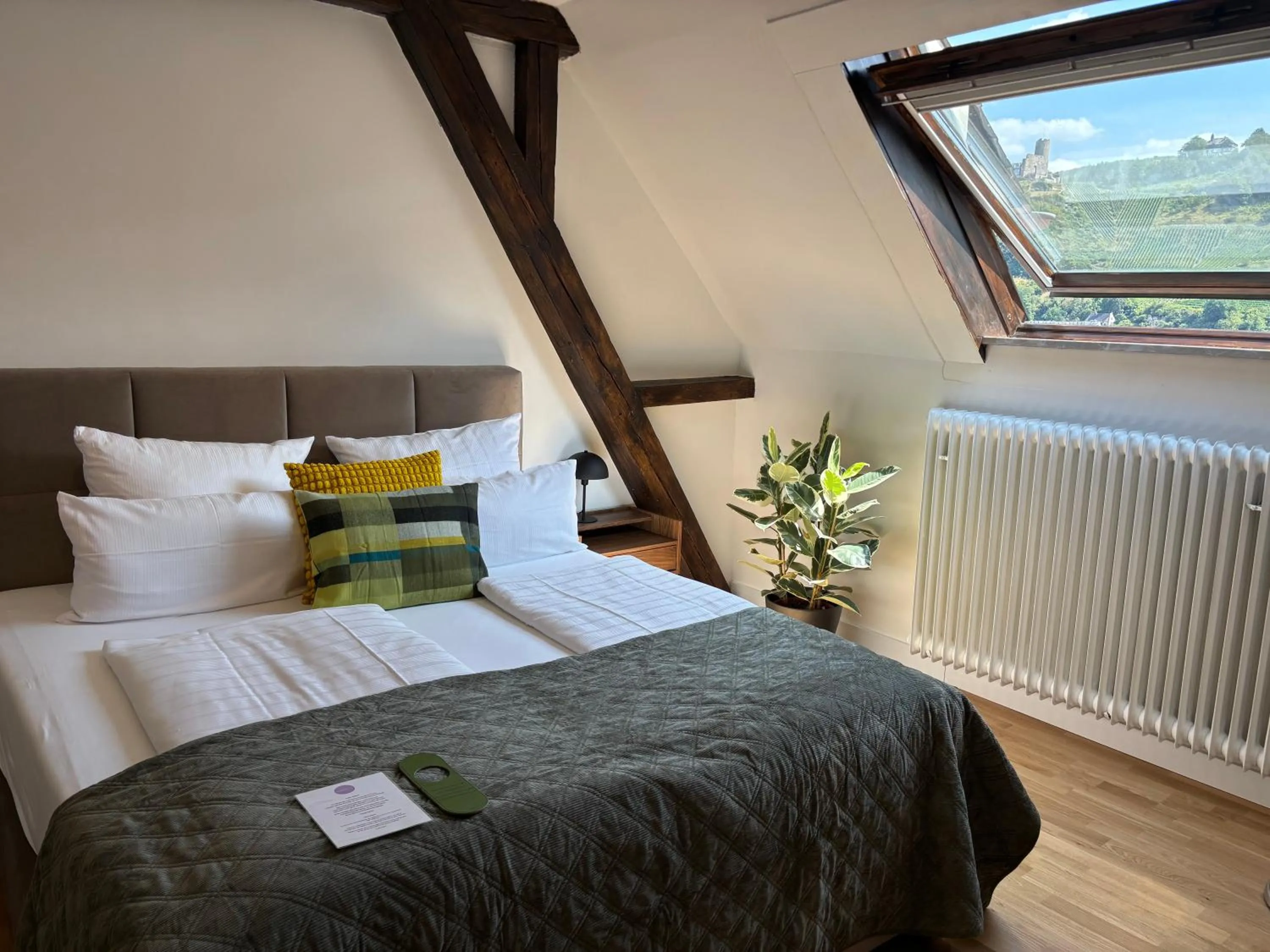 Bed in Burgblickhotel