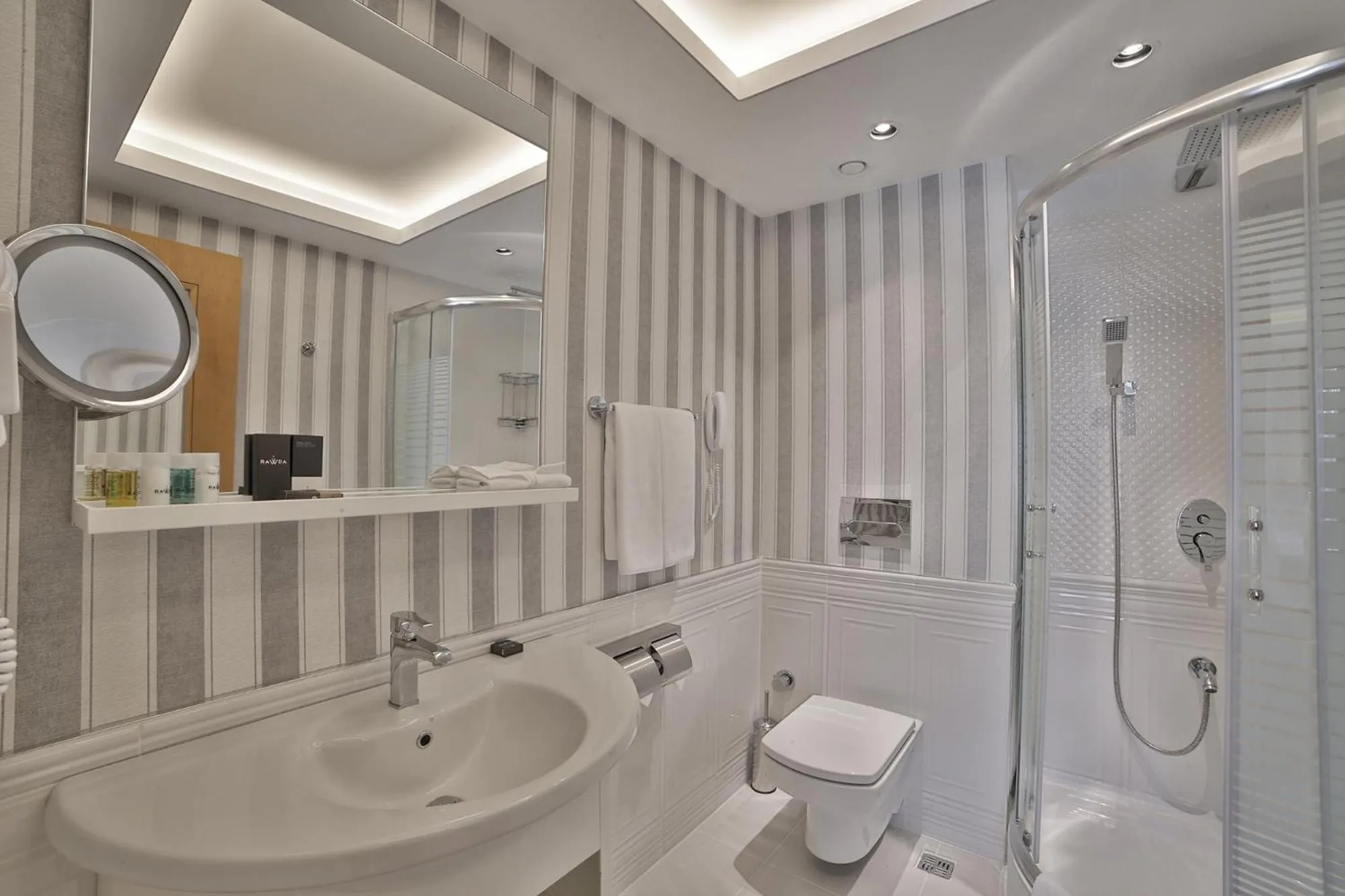 Shower in Rawda Resort Hotel Altinoluk