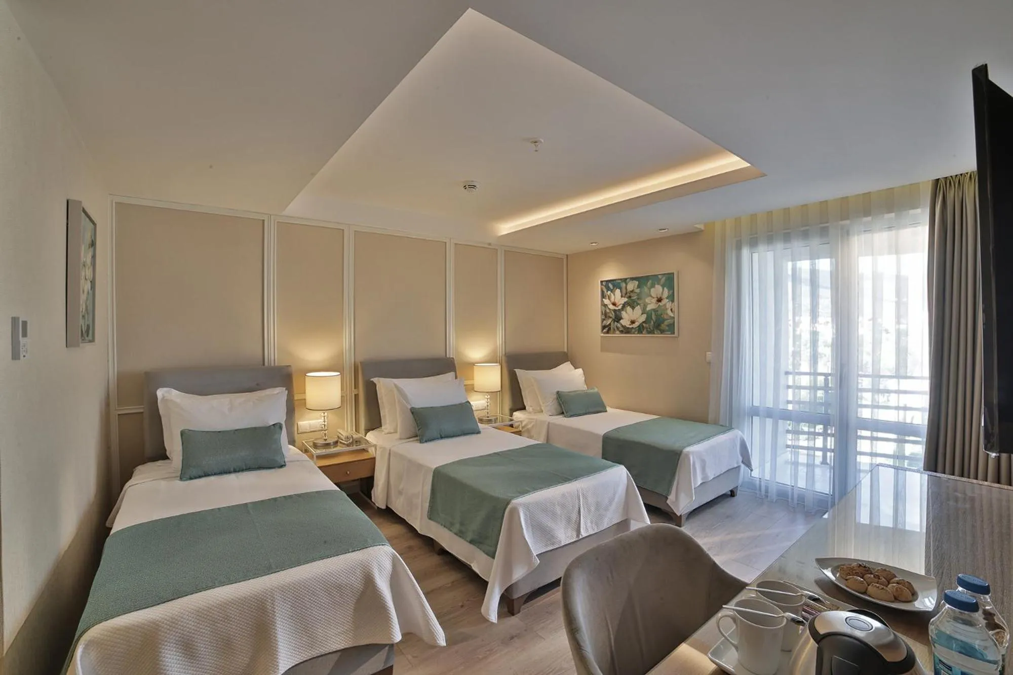 Photo of the whole room in Rawda Resort Hotel Altinoluk