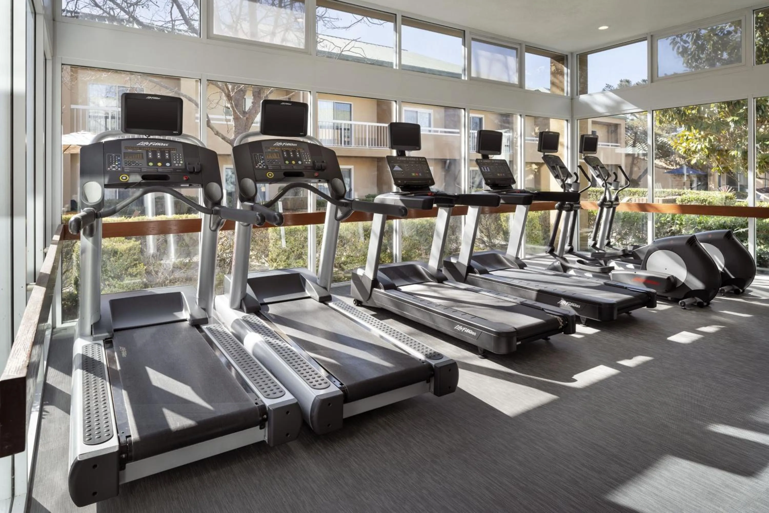 Fitness centre/facilities in Courtyard by Marriott San Mateo Foster City
