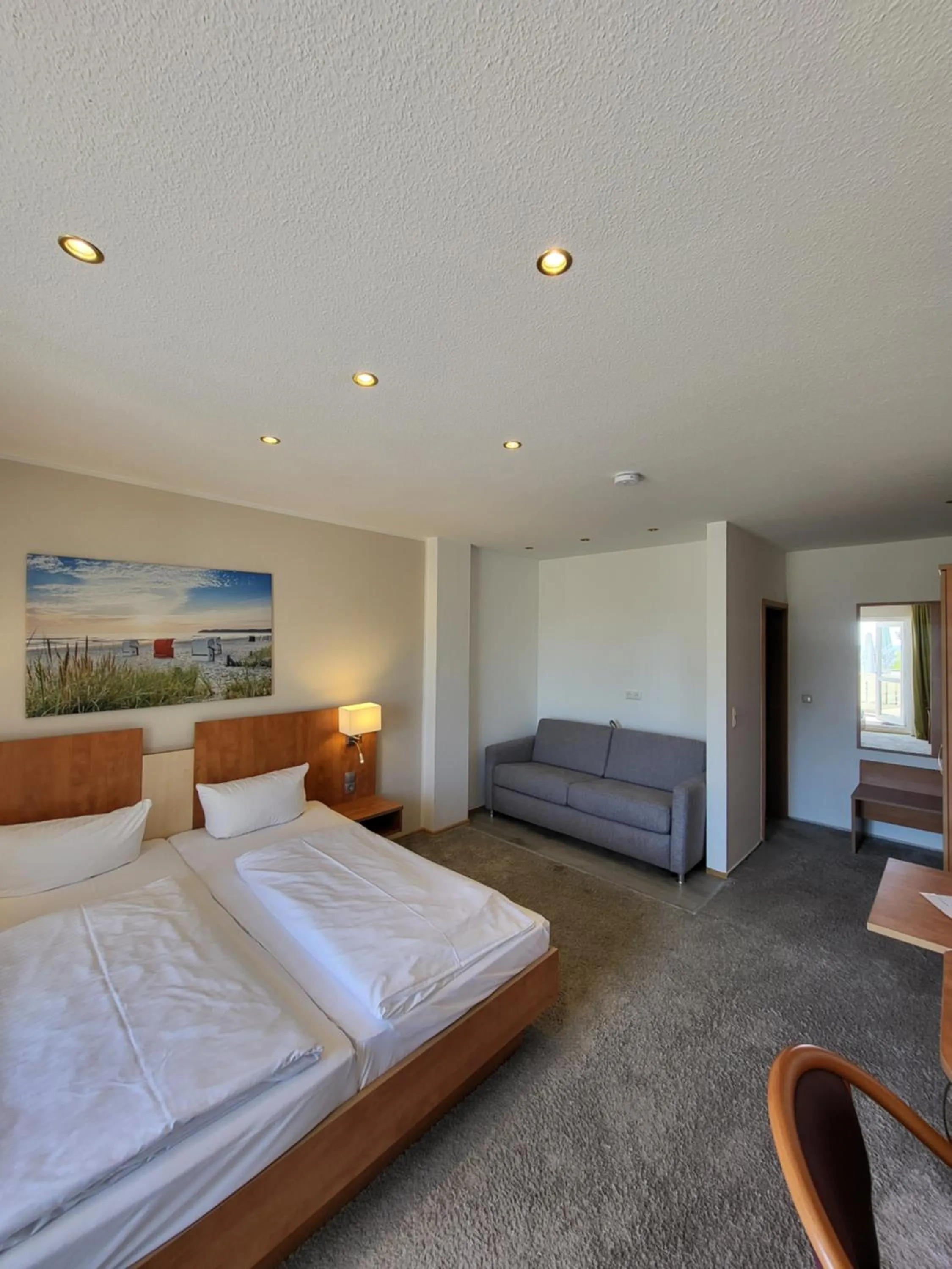 Photo of the whole room, Bed in Hotel Königslinie