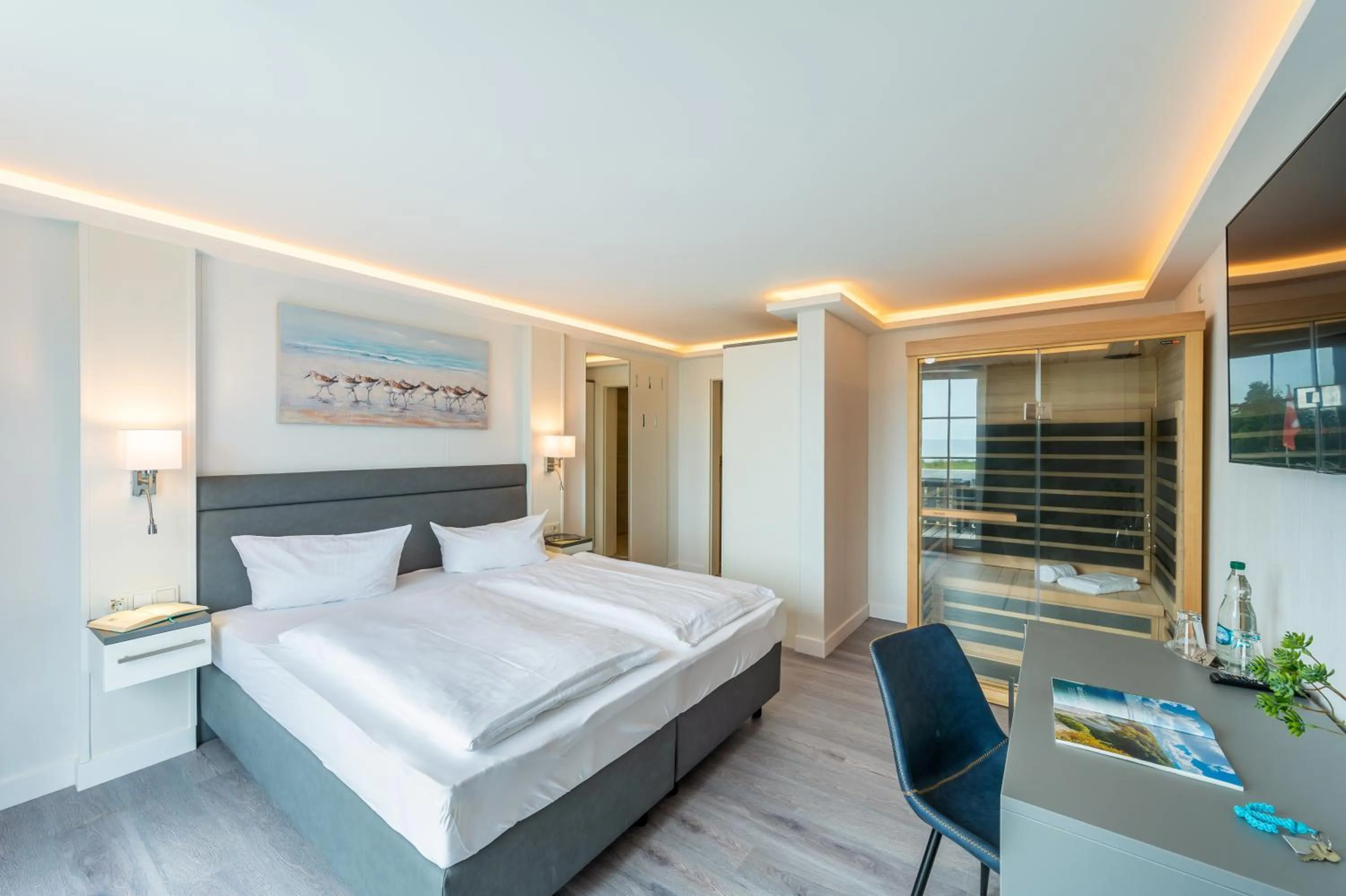 Photo of the whole room, Bed in Hotel Königslinie