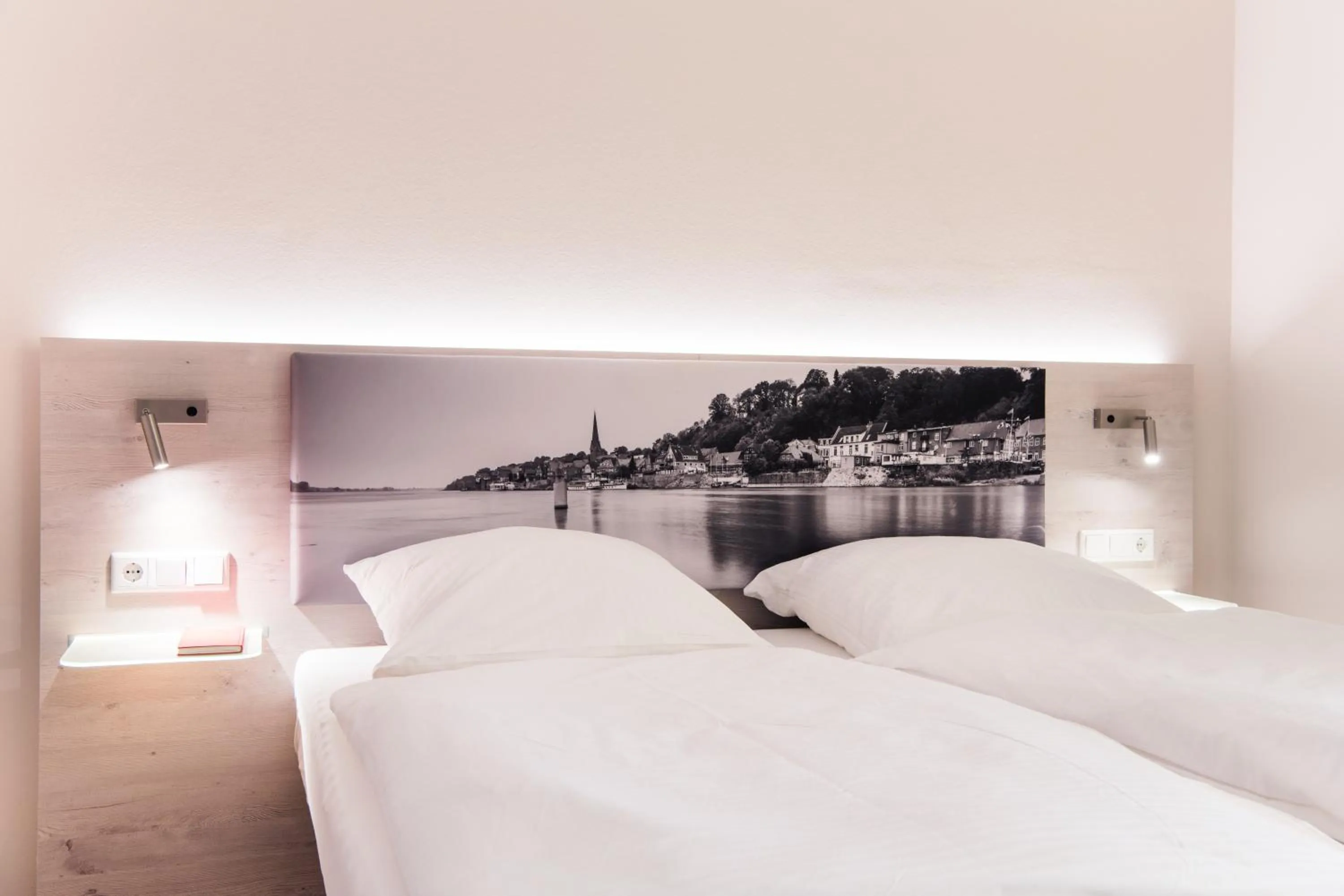 Photo of the whole room, Bed in Hotel Bellevue