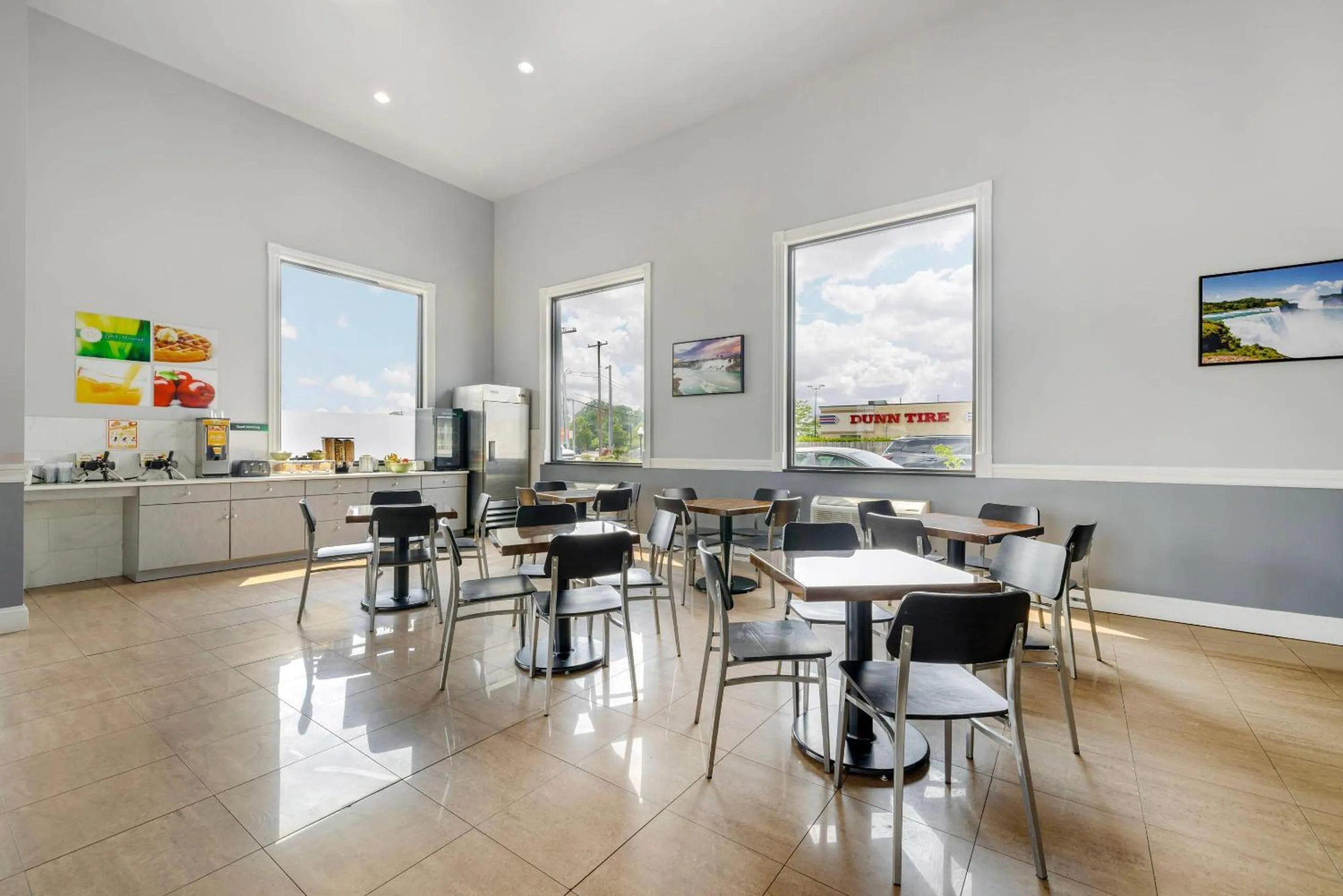 Breakfast in Quality Inn - Niagara Falls Blvd