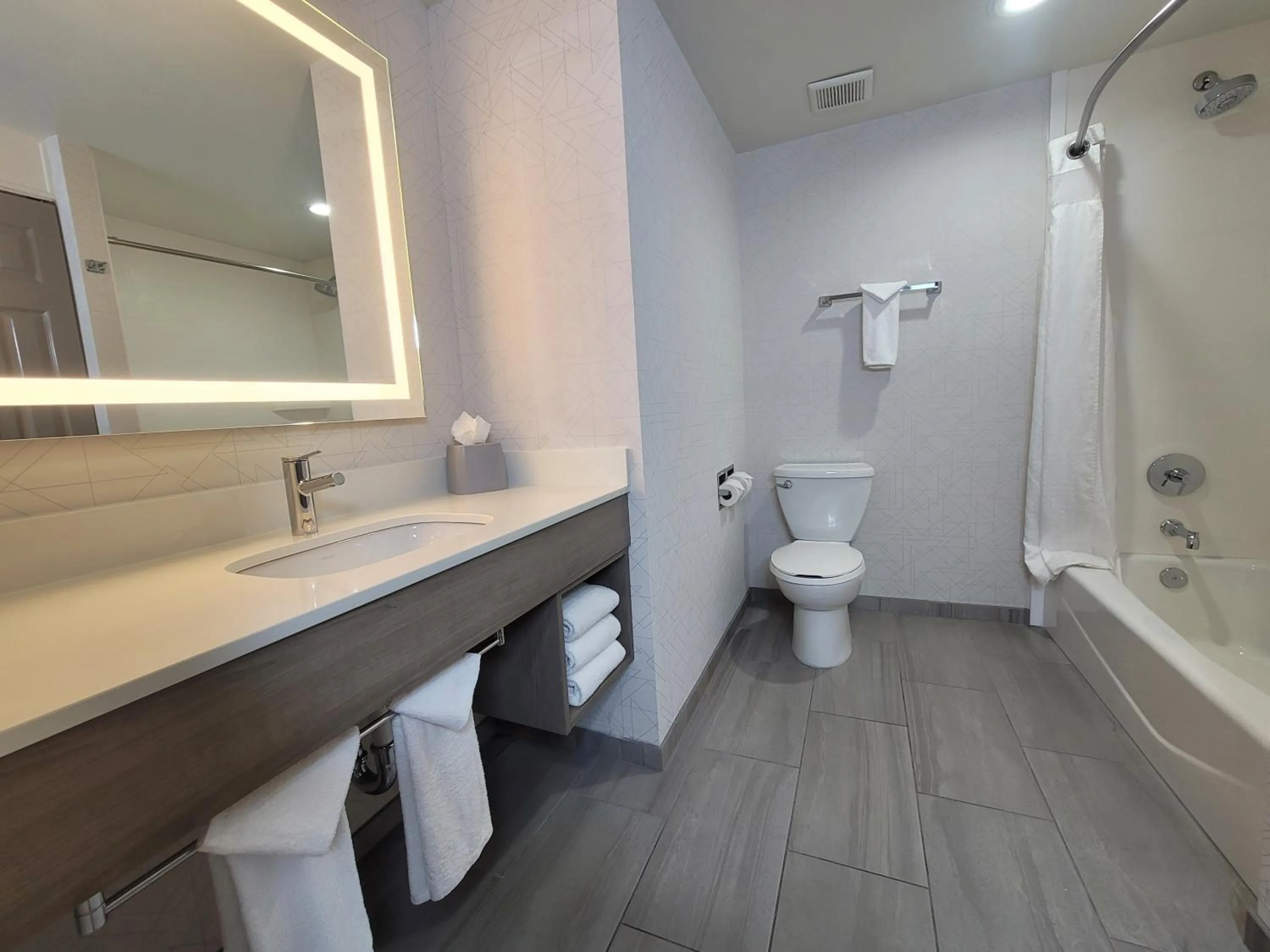 Holiday Inn Express San Diego South - Chula Vista by IHG