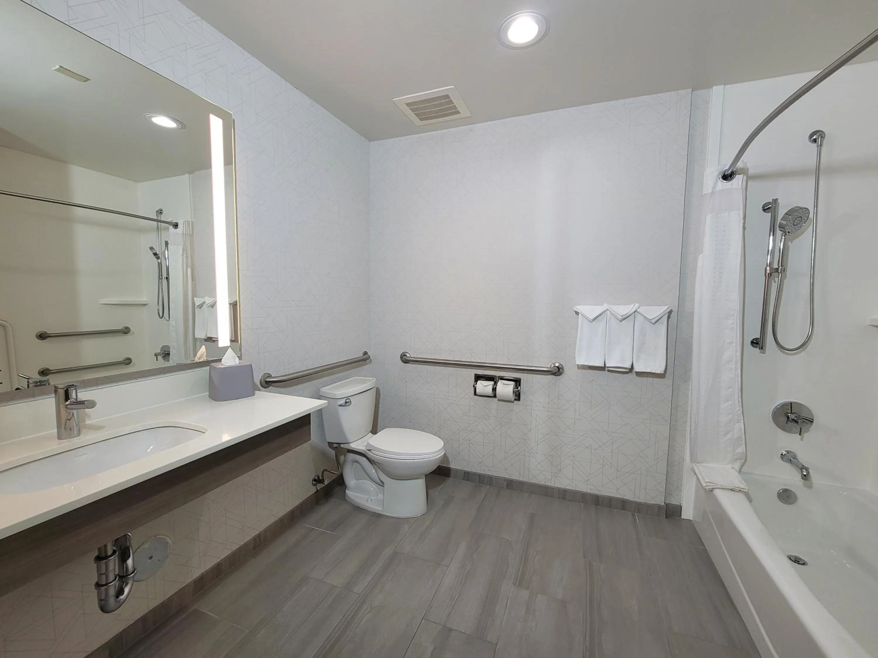 Photo of the whole room in Holiday Inn Express San Diego South - Chula Vista by IHG