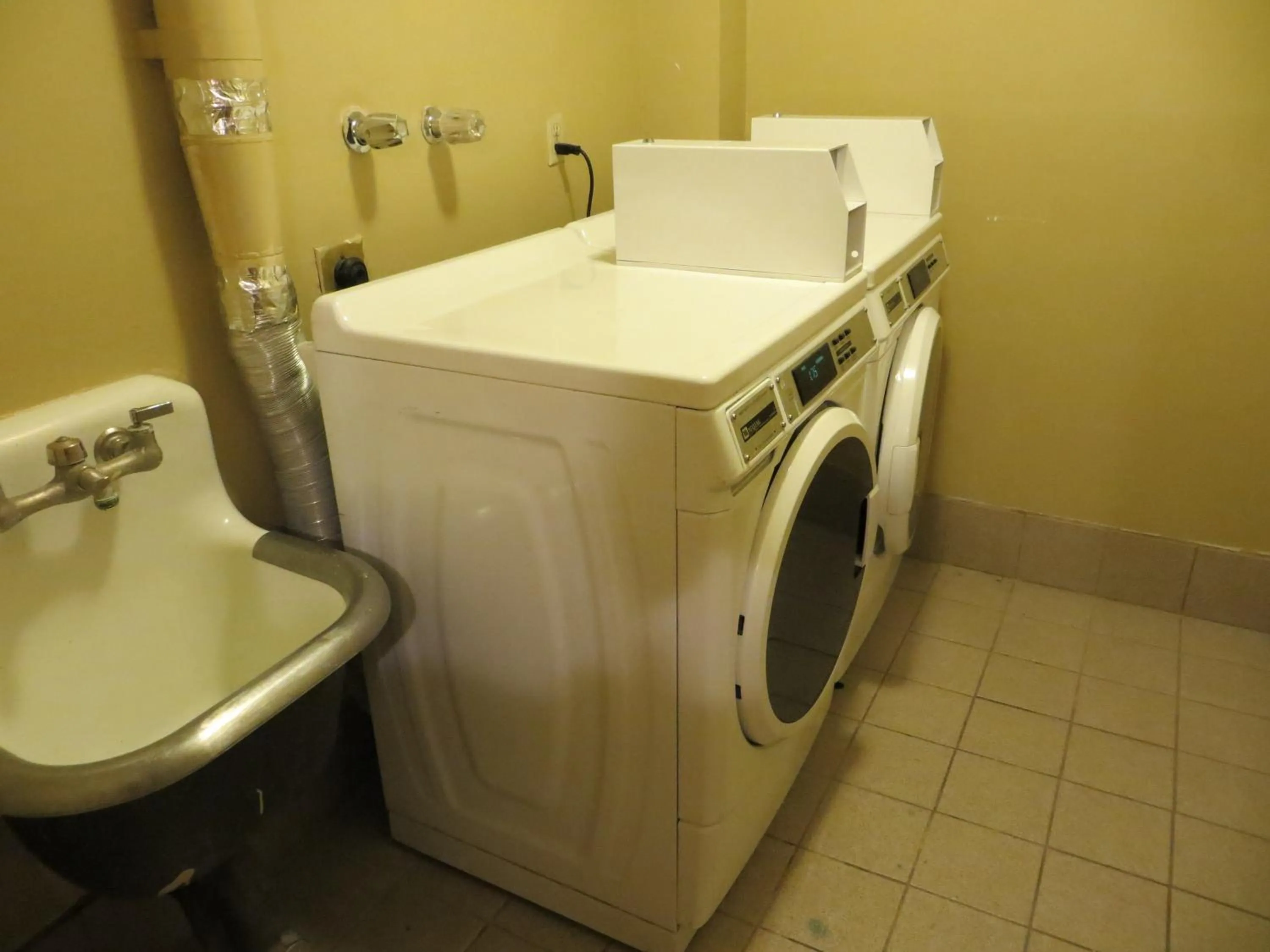 Area and facilities in Jockey Resort Suites Center Strip