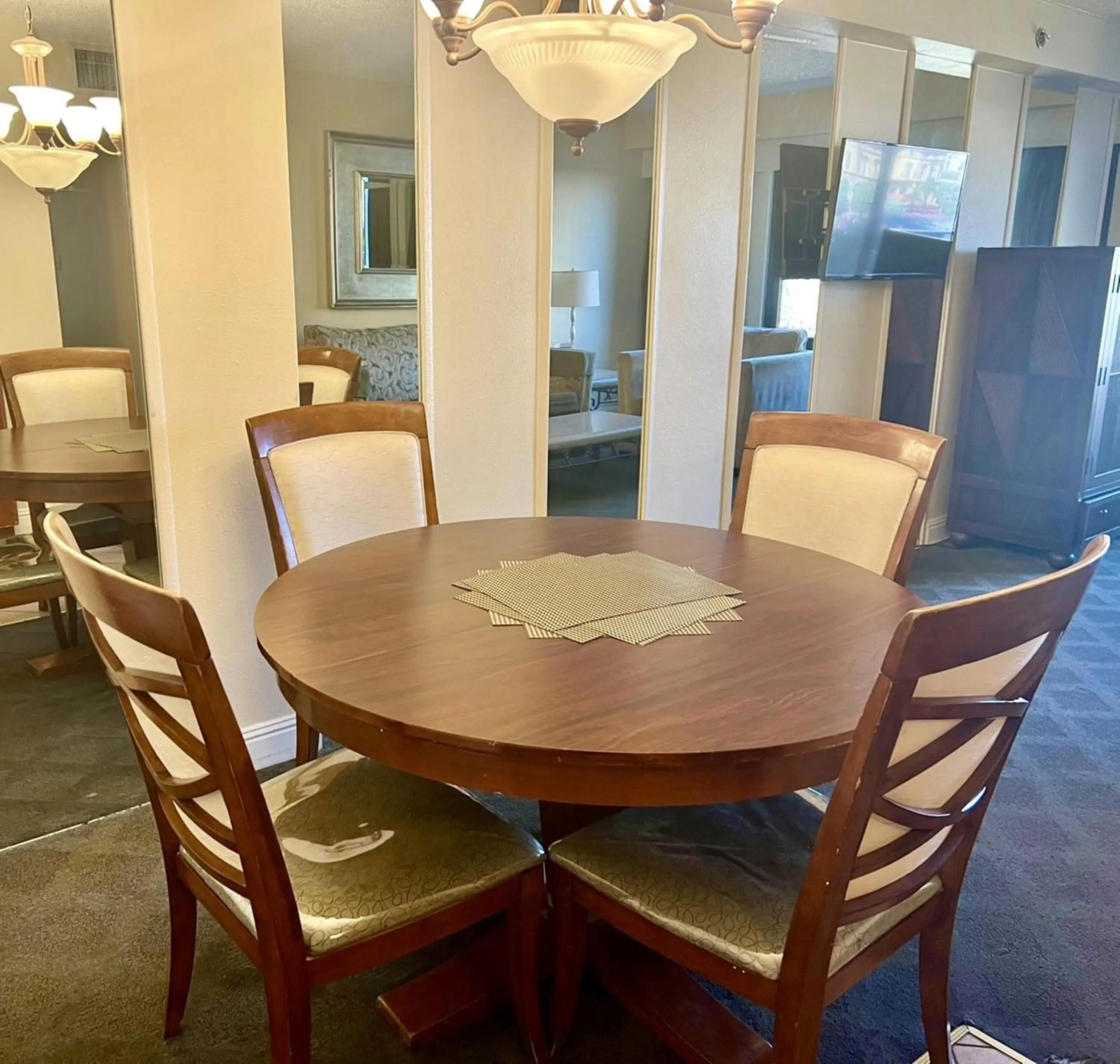 Dining area in Jockey Resort Suites Center Strip