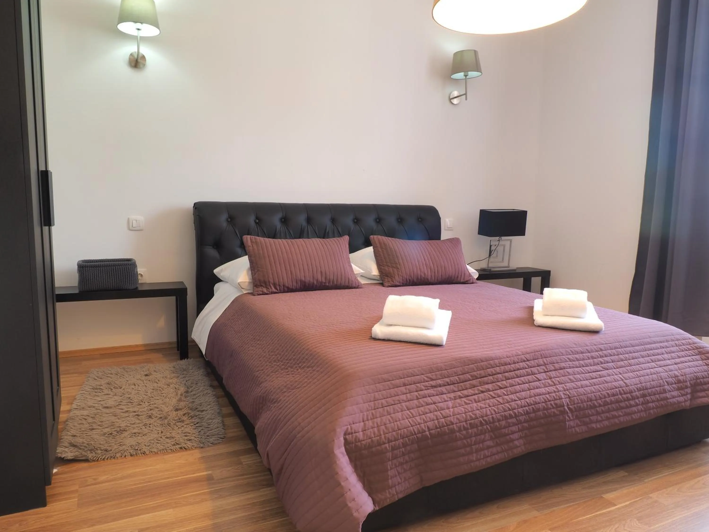 Bedroom, Bed in Captain Emo City Apartments