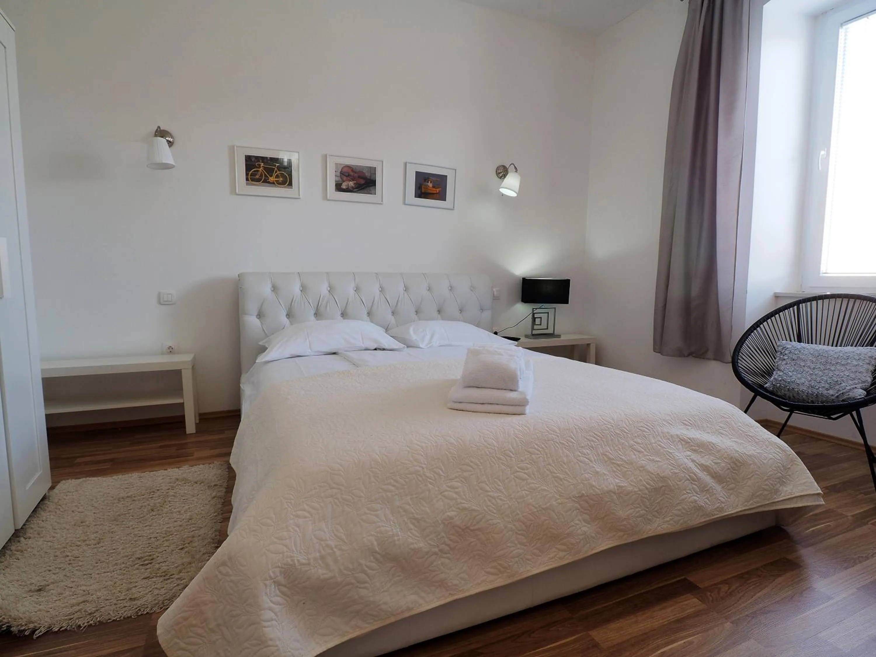 Bedroom, Bed in Captain Emo City Apartments