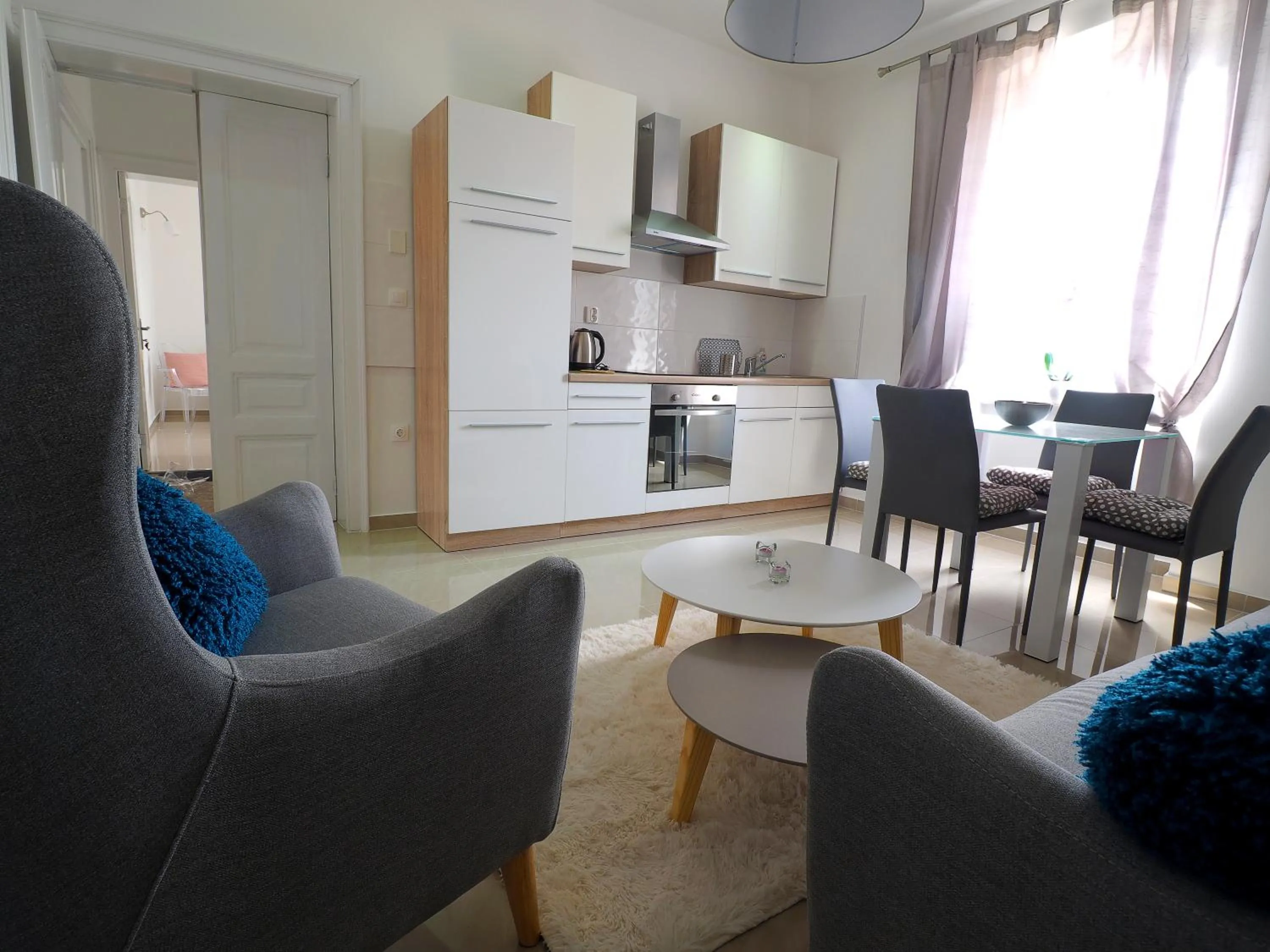 Seating area in Captain Emo City Apartments